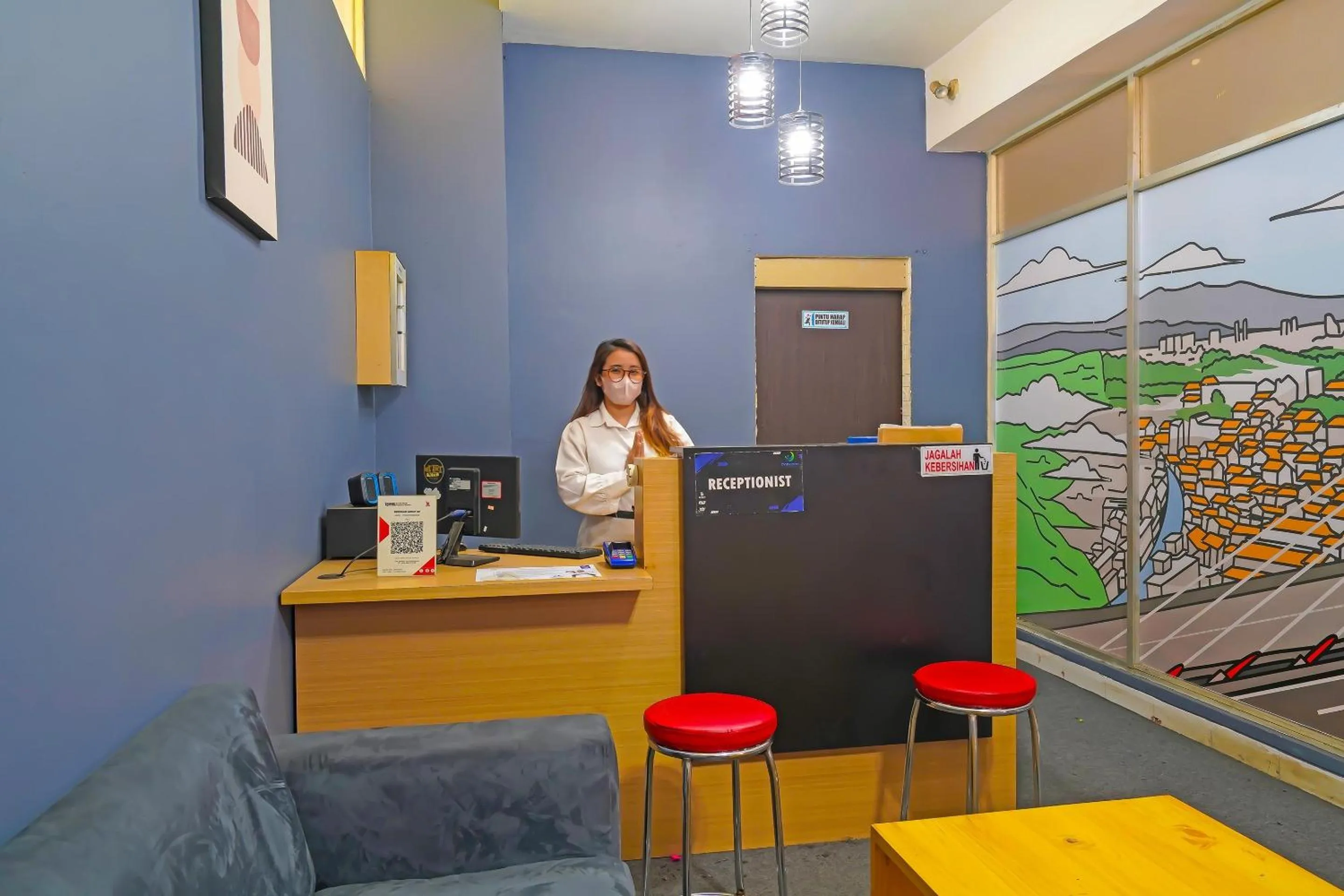 Lobby or reception in OYO Life 92649 Jarrdin Apartment By Glory