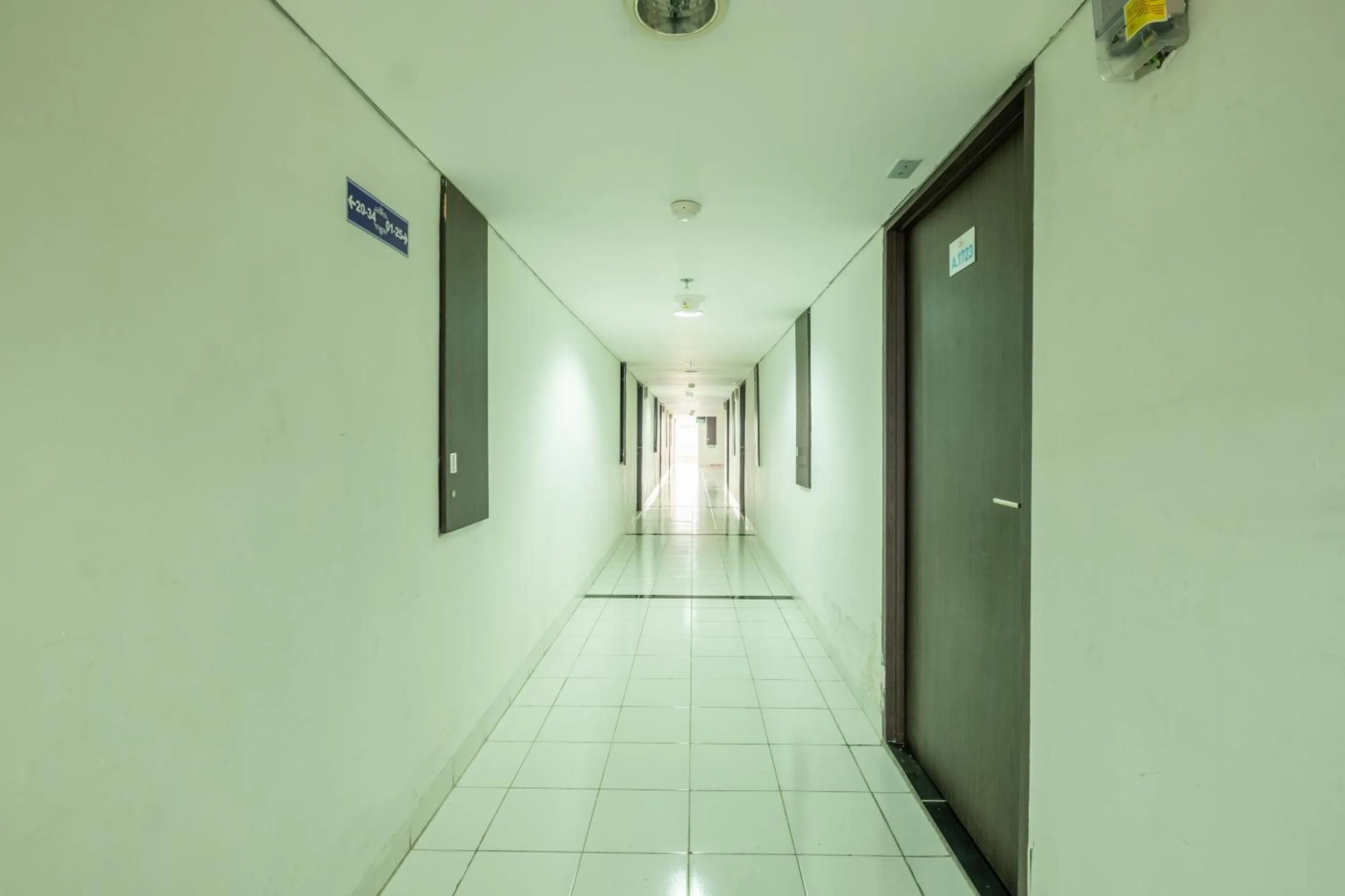 Lobby or reception in OYO Life 92649 Jarrdin Apartment By Glory