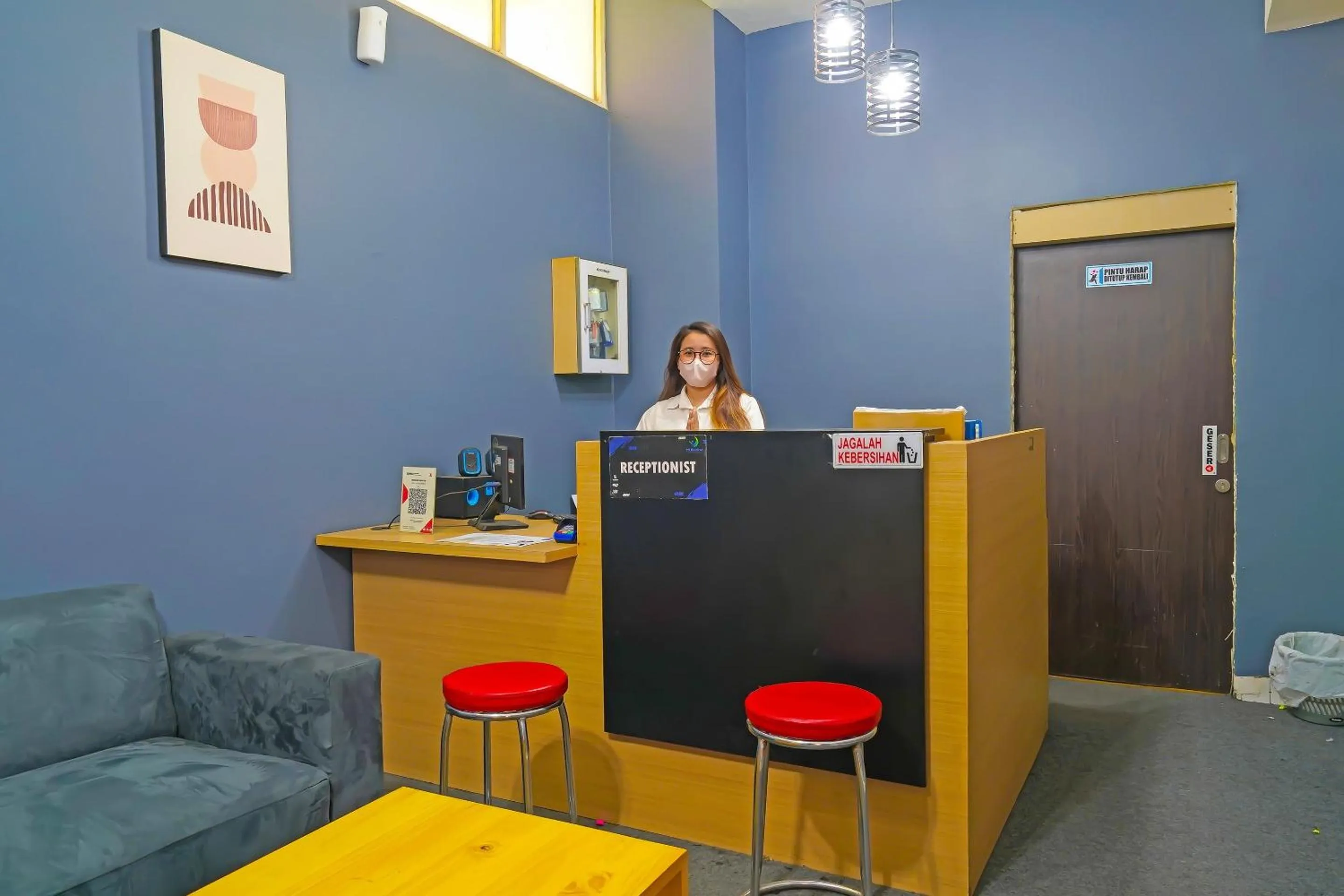 Lobby or reception in OYO Life 92649 Jarrdin Apartment By Glory