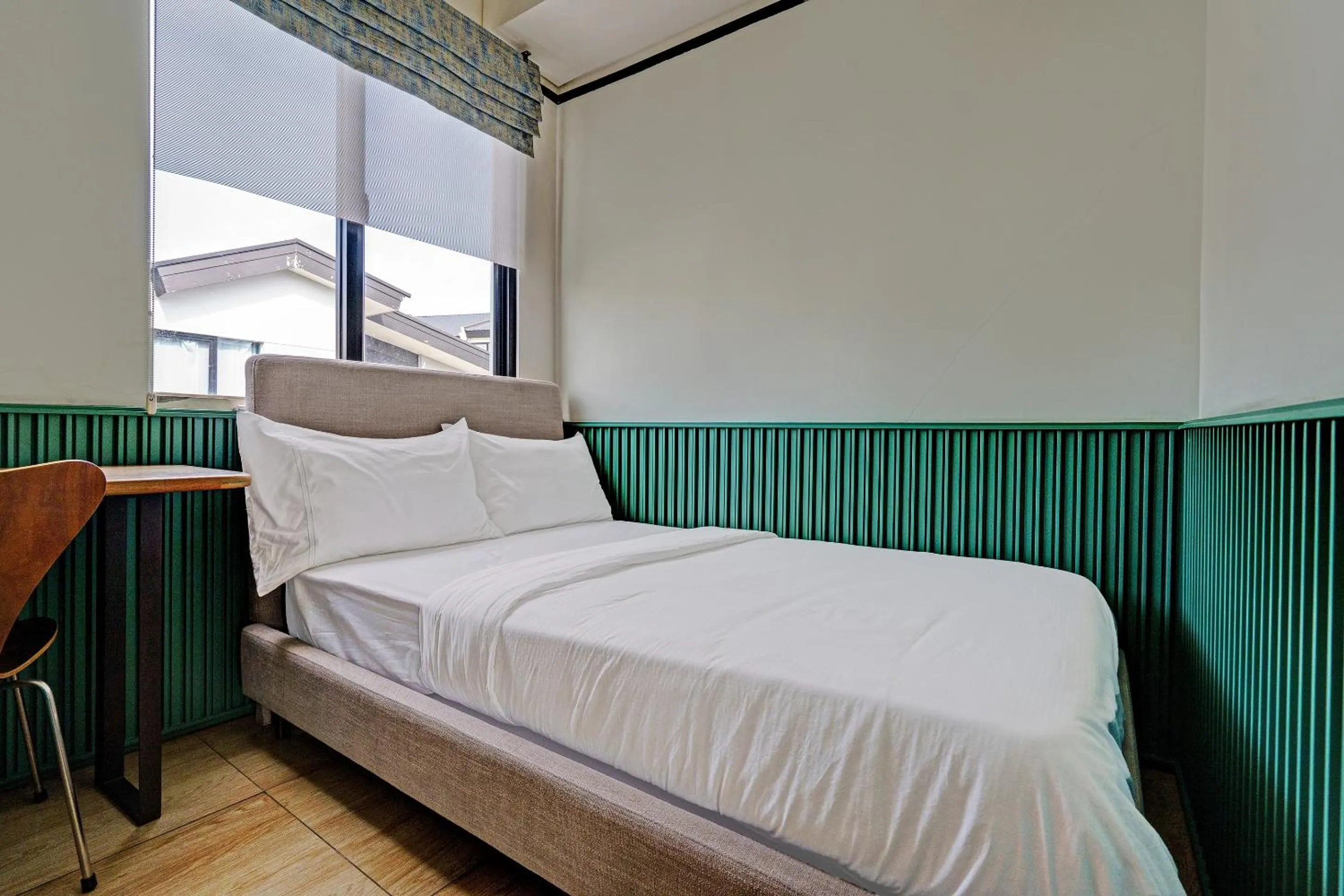 Bedroom in OYO Life 92719 Rolling Hills Residence Karawang