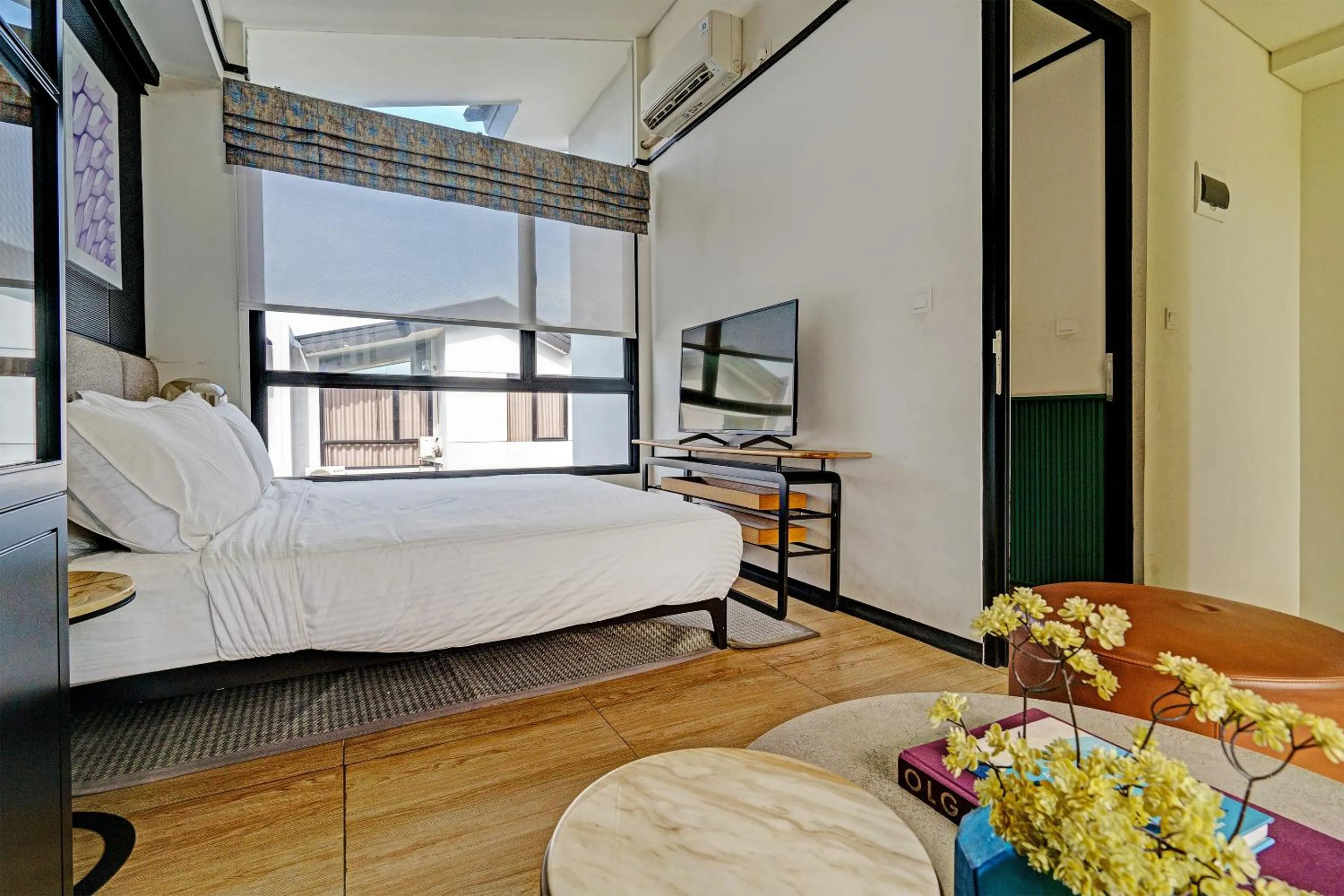 Bedroom in OYO Life 92719 Rolling Hills Residence Karawang