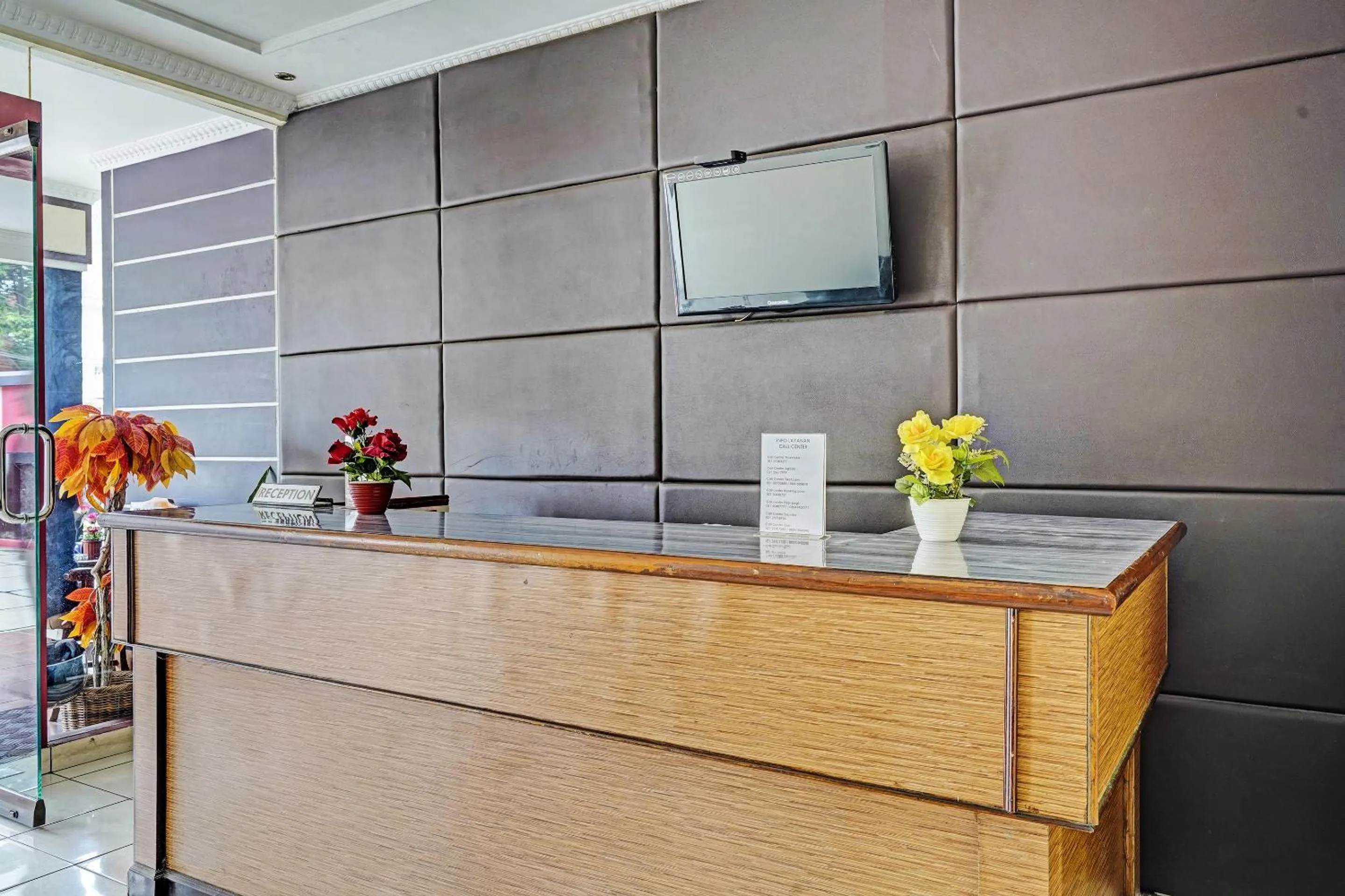 Lobby or reception in OYO Life 92719 Rolling Hills Residence Karawang