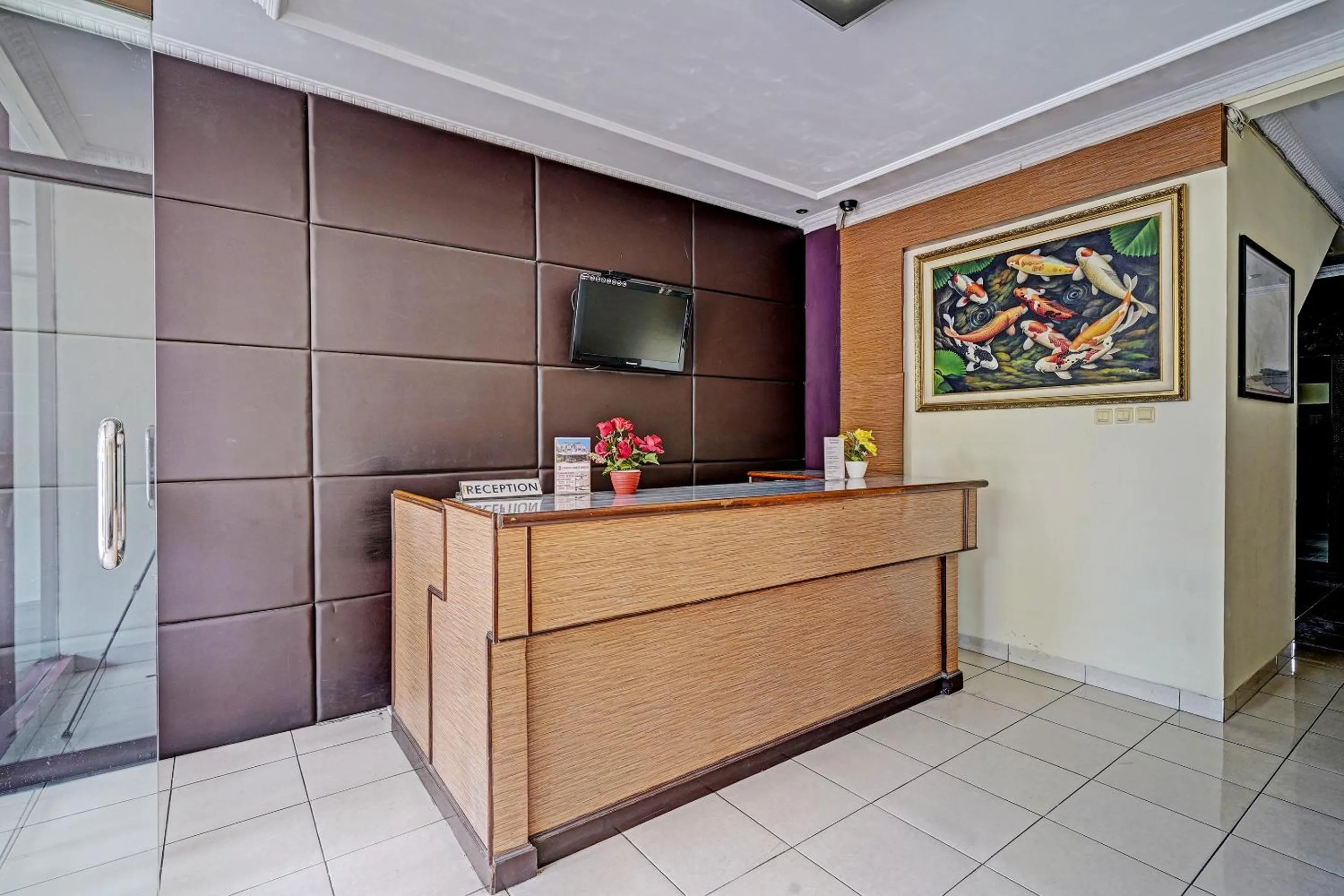 Lobby or reception in OYO Life 92719 Rolling Hills Residence Karawang