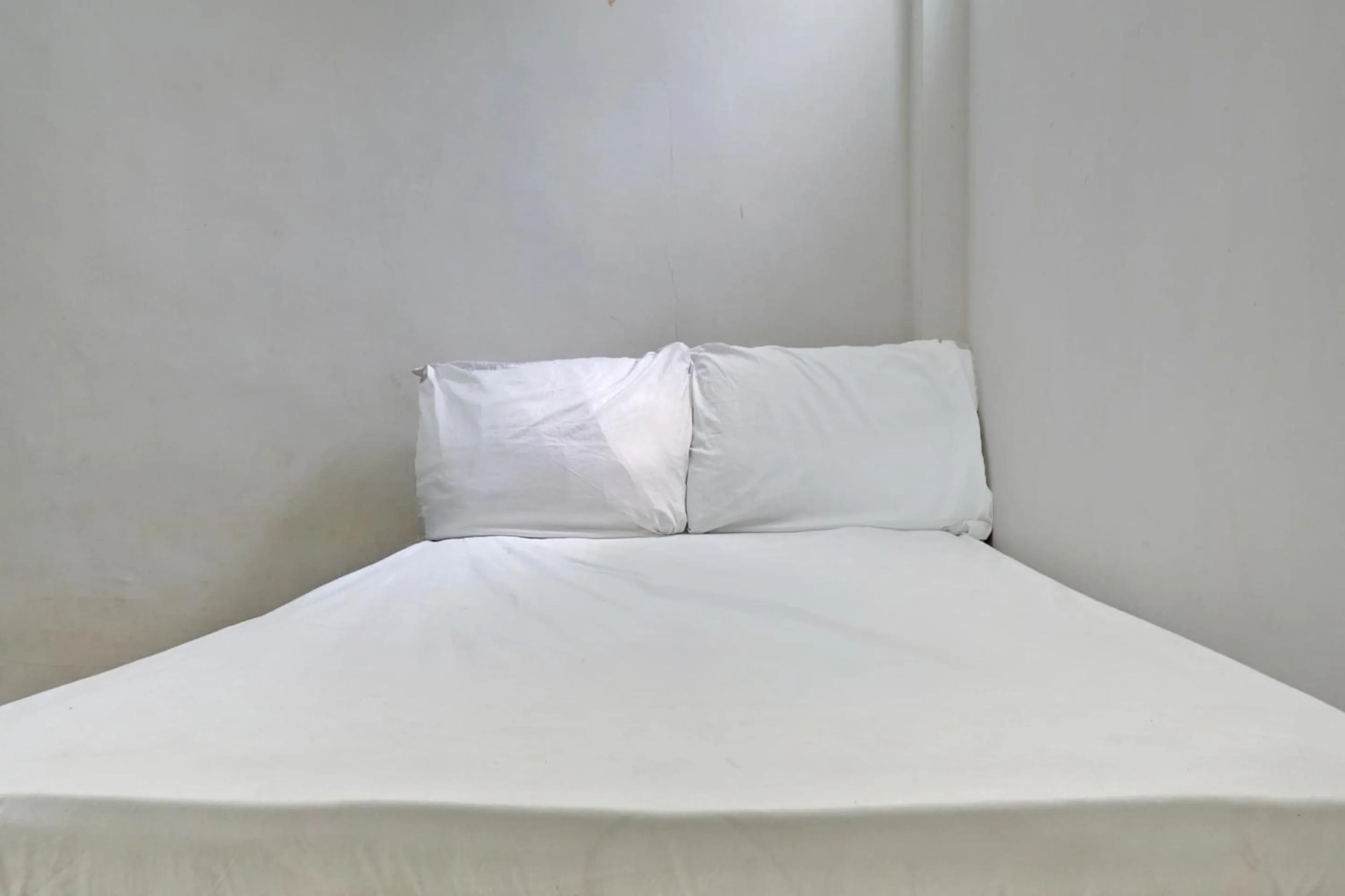 Bedroom, Bed in OYO Life 92919 Kost Wijaya Kusuma Lake Syariah