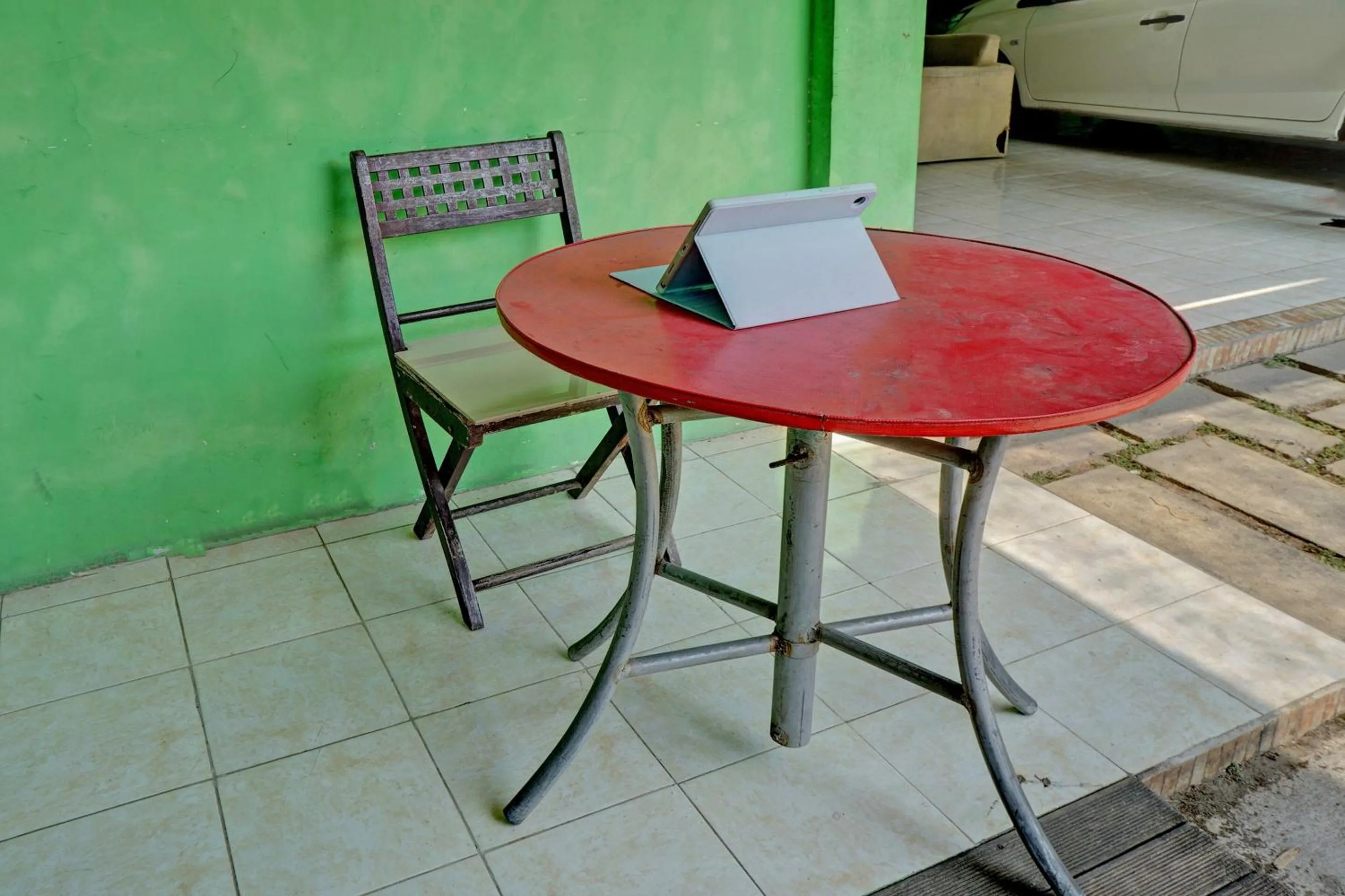 Lobby or reception in OYO Life 92919 Kost Wijaya Kusuma Lake Syariah