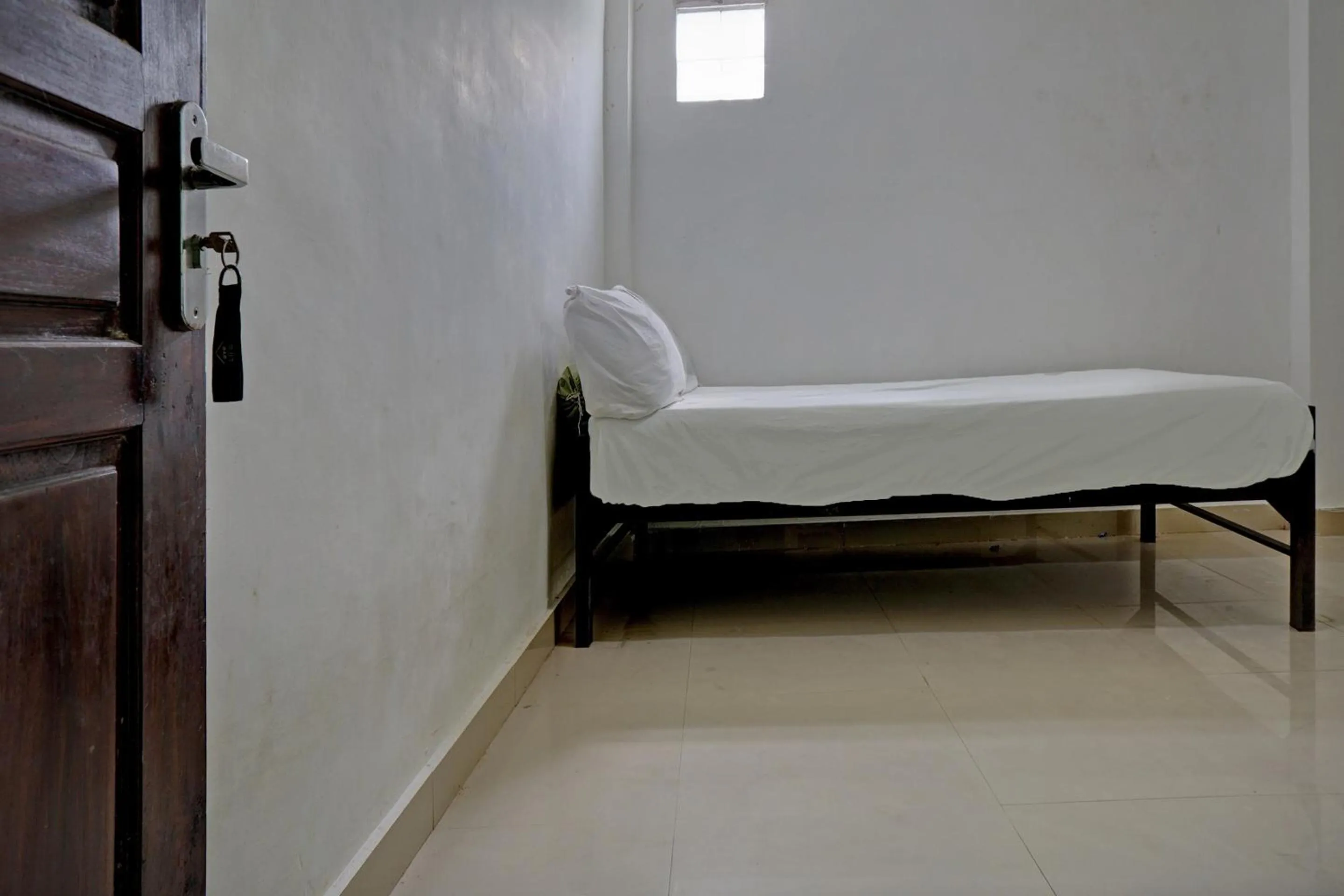 Bedroom, Bed in OYO Life 92919 Kost Wijaya Kusuma Lake Syariah