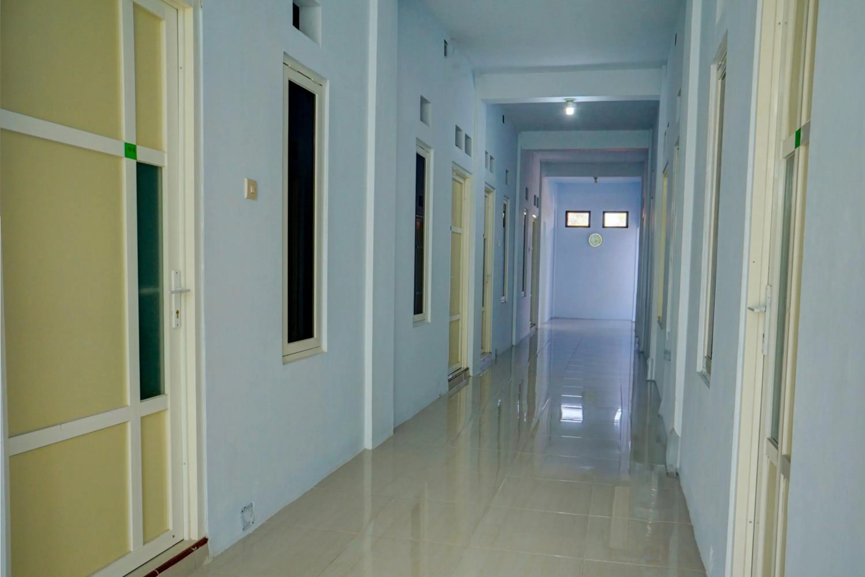 Lobby or reception in OYO Life 92918 Rumah Kost Arrahma Syariah