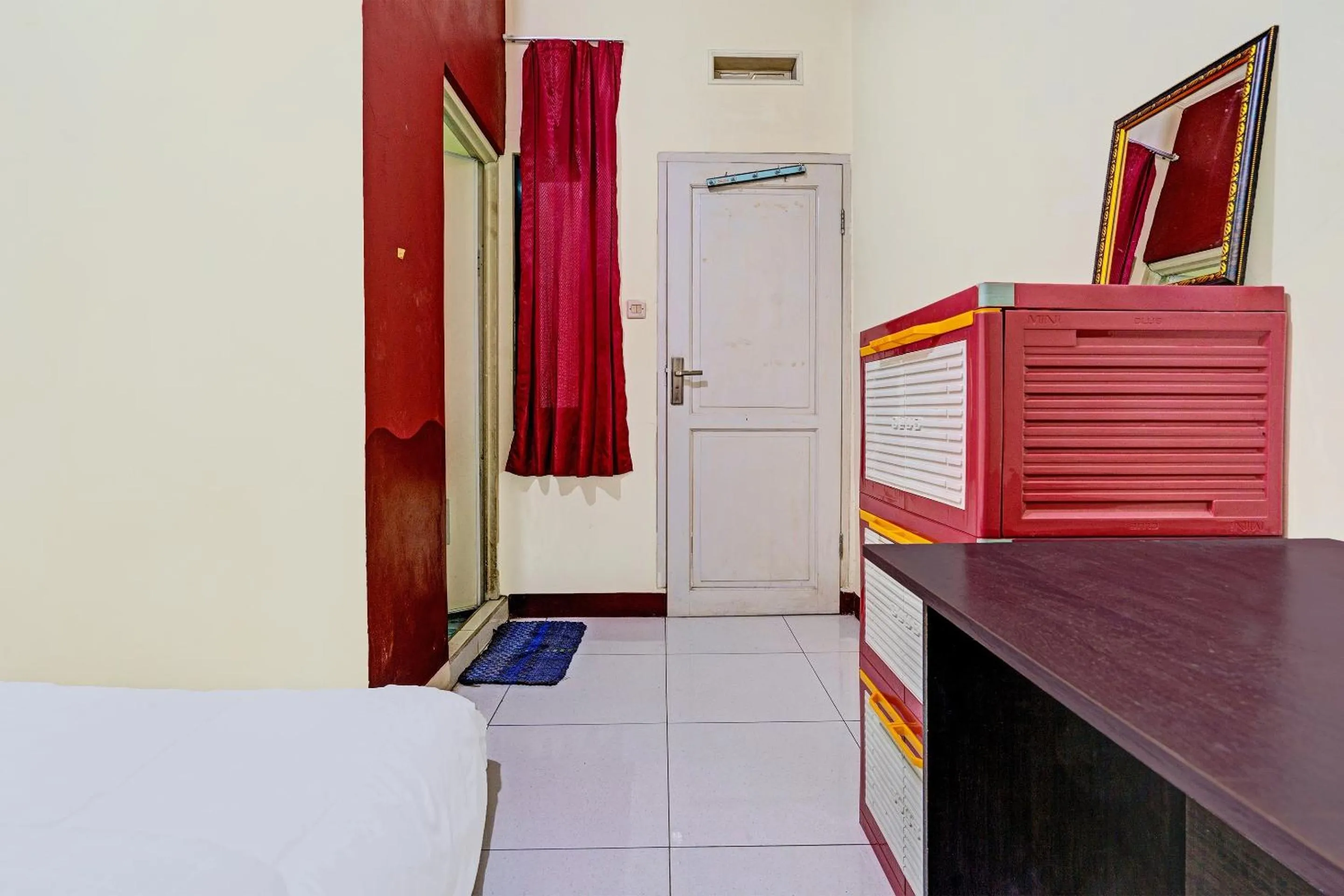 Bedroom, Bed in OYO Life 92546 Kost Merah Bojongsoang Syariah
