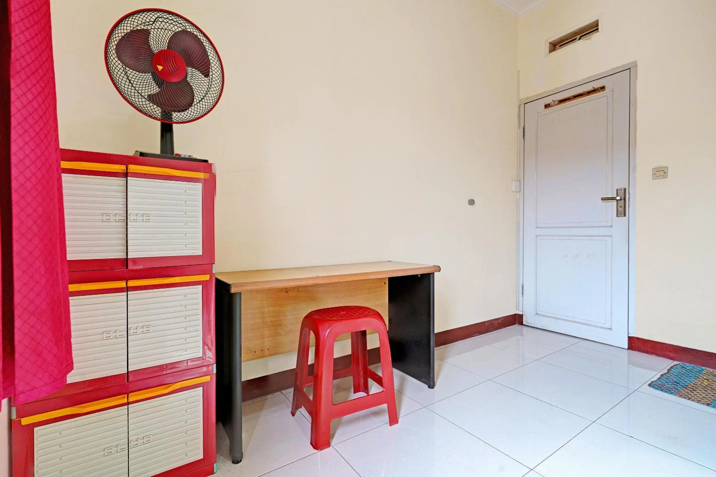 Bedroom in OYO Life 92546 Kost Merah Bojongsoang Syariah