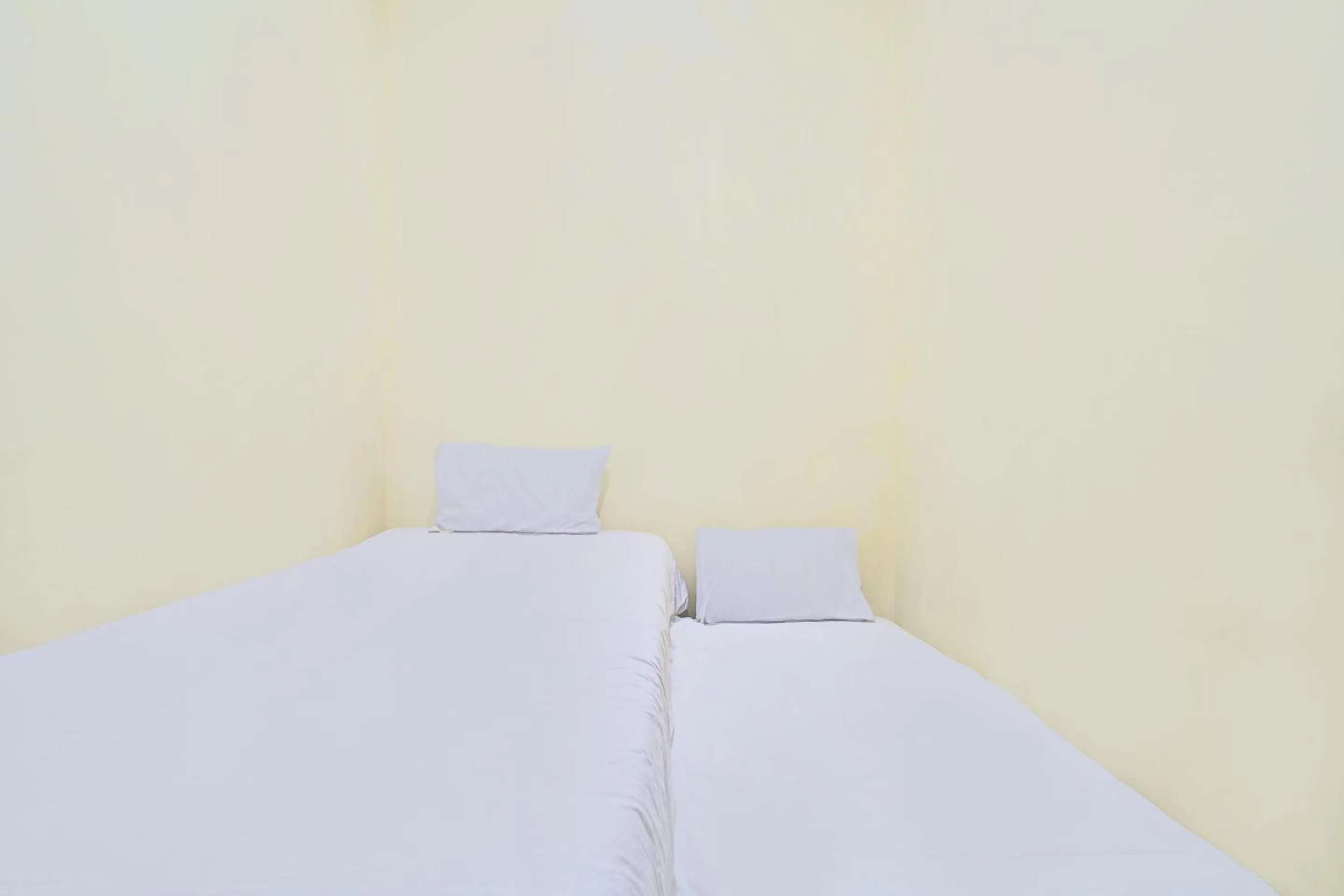 Bedroom, Bed in OYO Life 92546 Kost Merah Bojongsoang Syariah