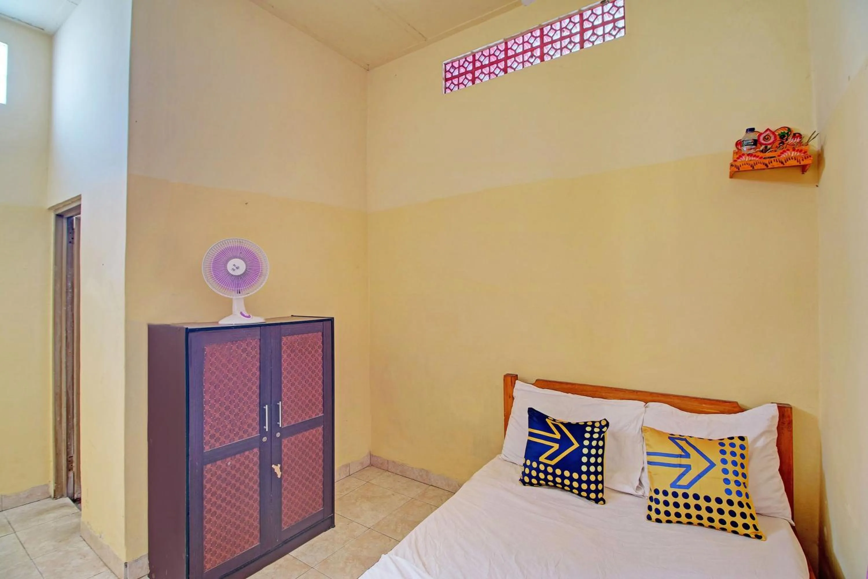 Bedroom, Bed in OYO Life 92954 Shanti Kost