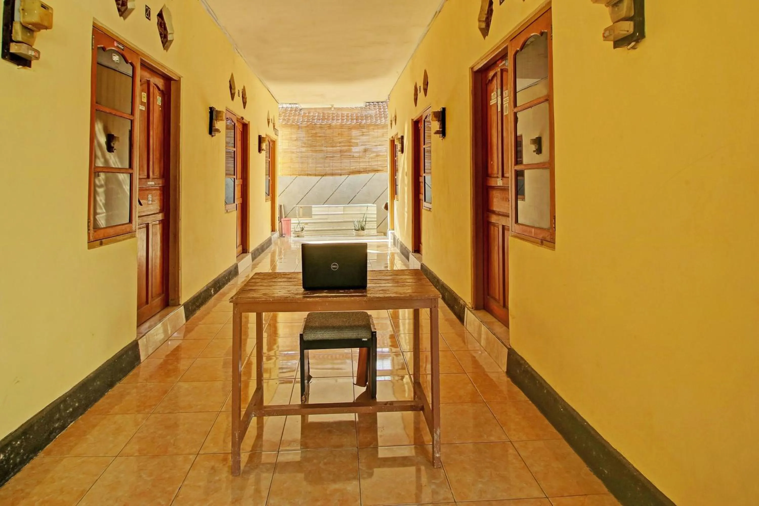 Lobby or reception in OYO Life 92954 Shanti Kost