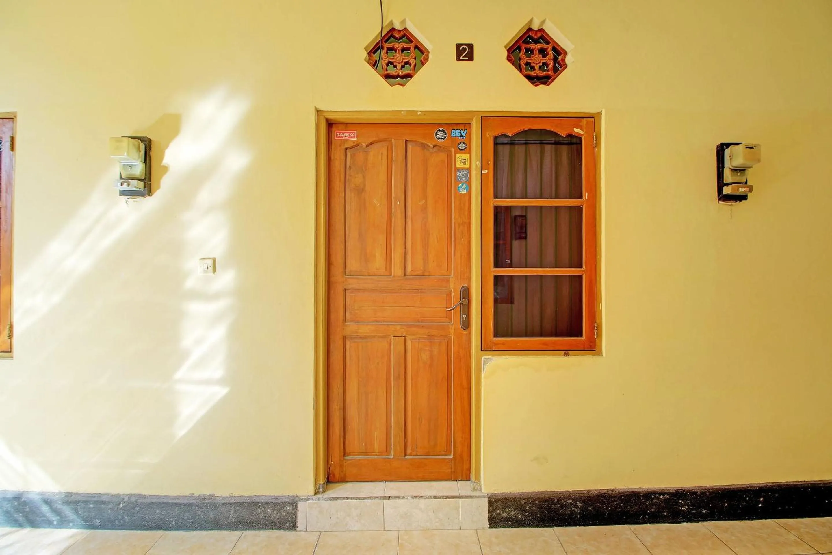 Lobby or reception in OYO Life 92954 Shanti Kost