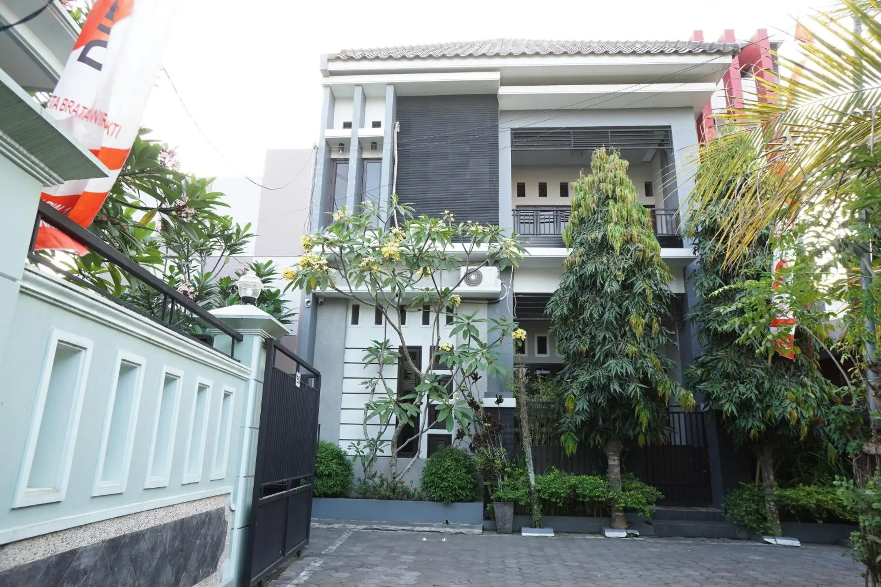 OYO Life 93045 Kost Putra Bu Ketut OYO Life 93045 Kost Putra Bu Ketut