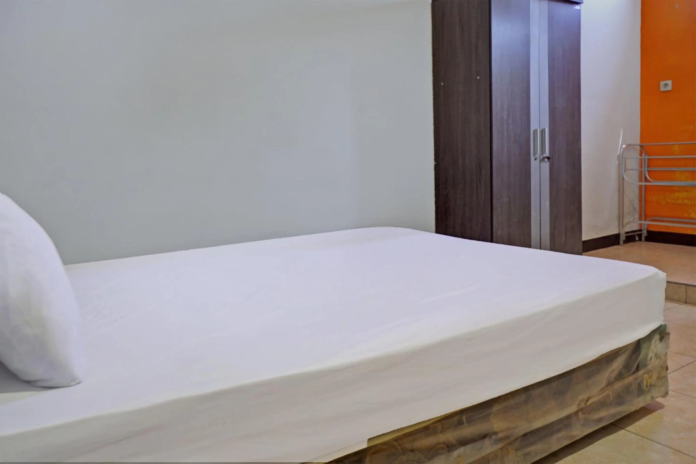 Bedroom, Bed in OYO Life 92915 Duta Amnan Syariah