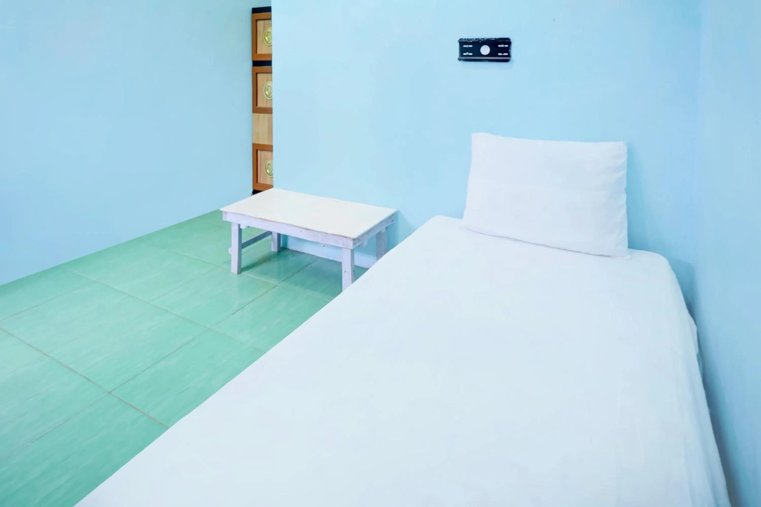 Bedroom, Bed in OYO Life 93017 Kost H Soeroso