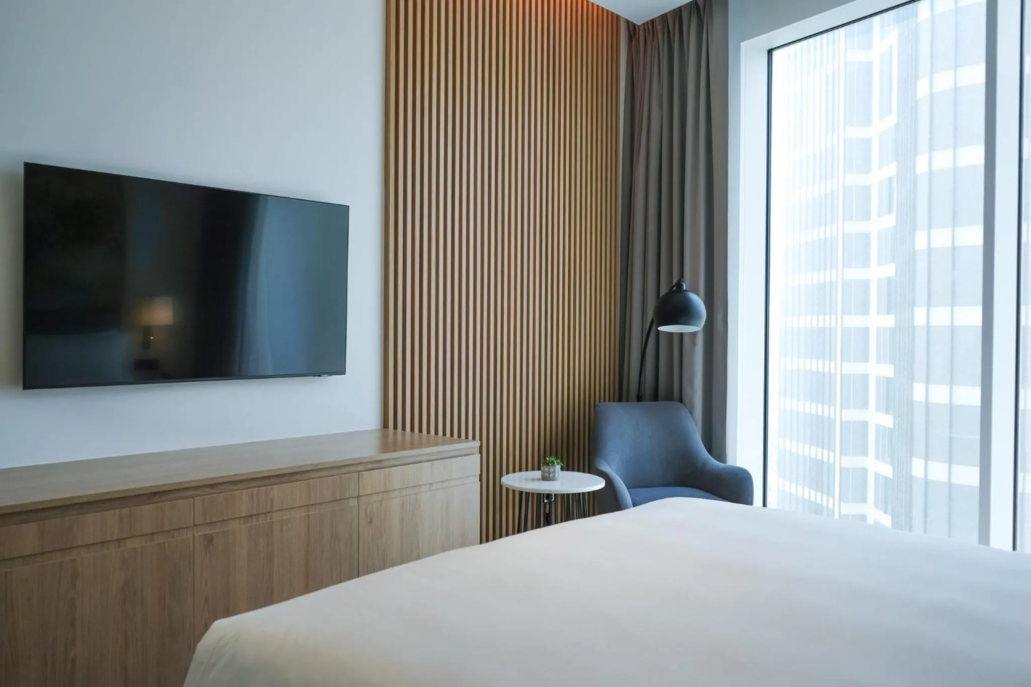 Photo of the whole room, Bed in Holiday Inn Dubai Business Bay by IHG