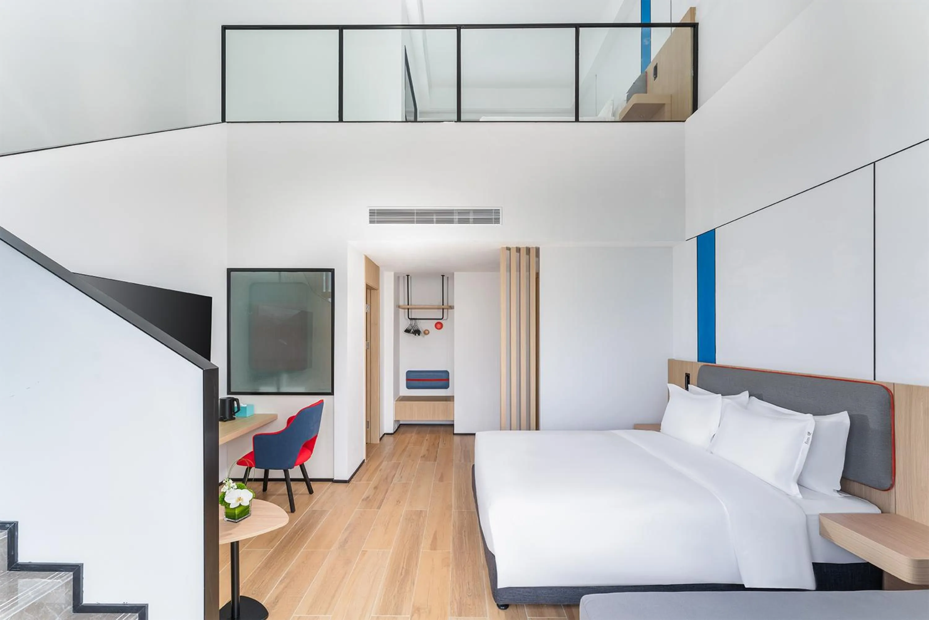 Photo of the whole room, Bed in Holiday Inn Express Wenchang by IHG