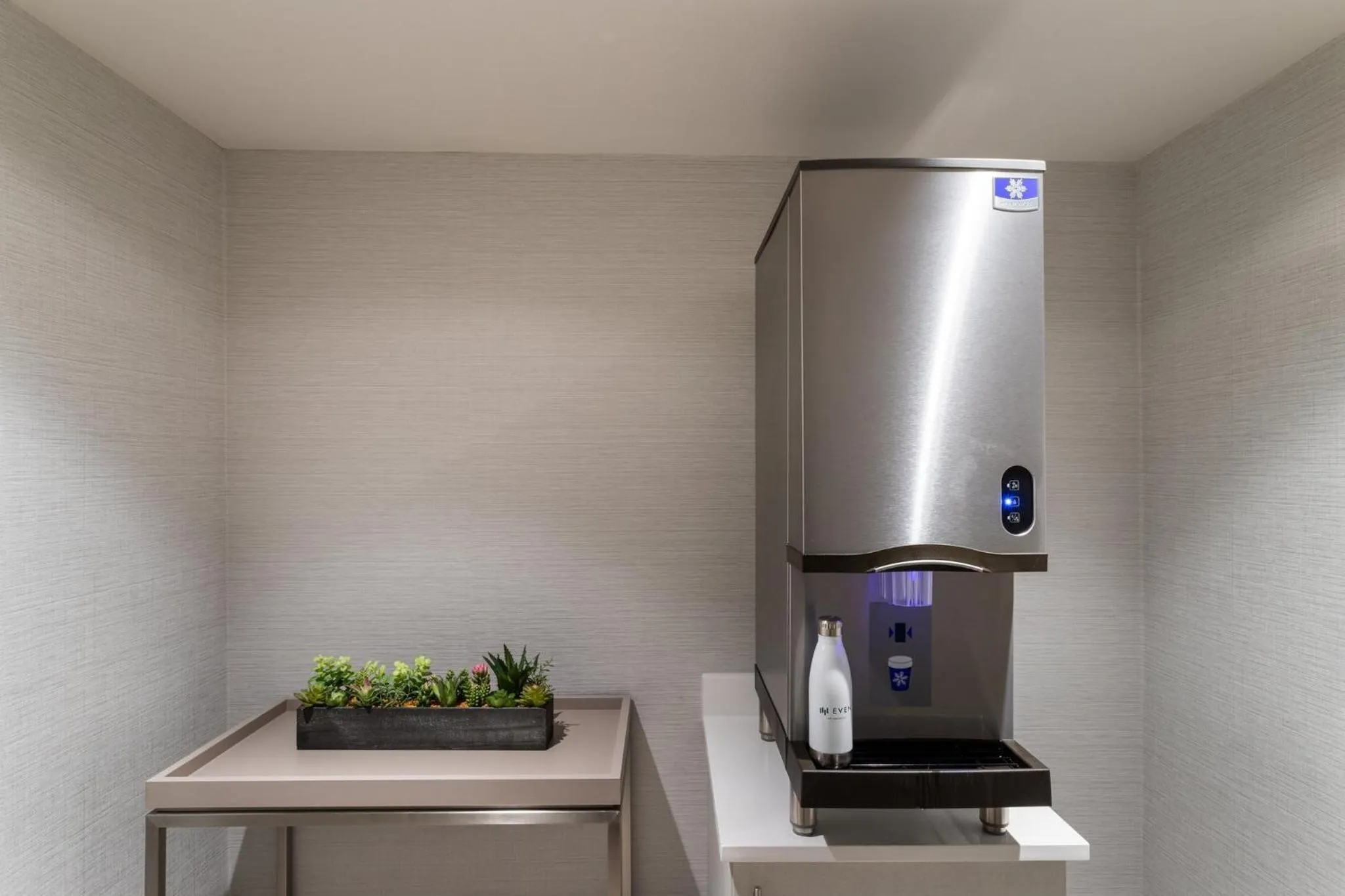 Lobby or reception in EVEN Hotel Austin Uptown near the Domain by IHG