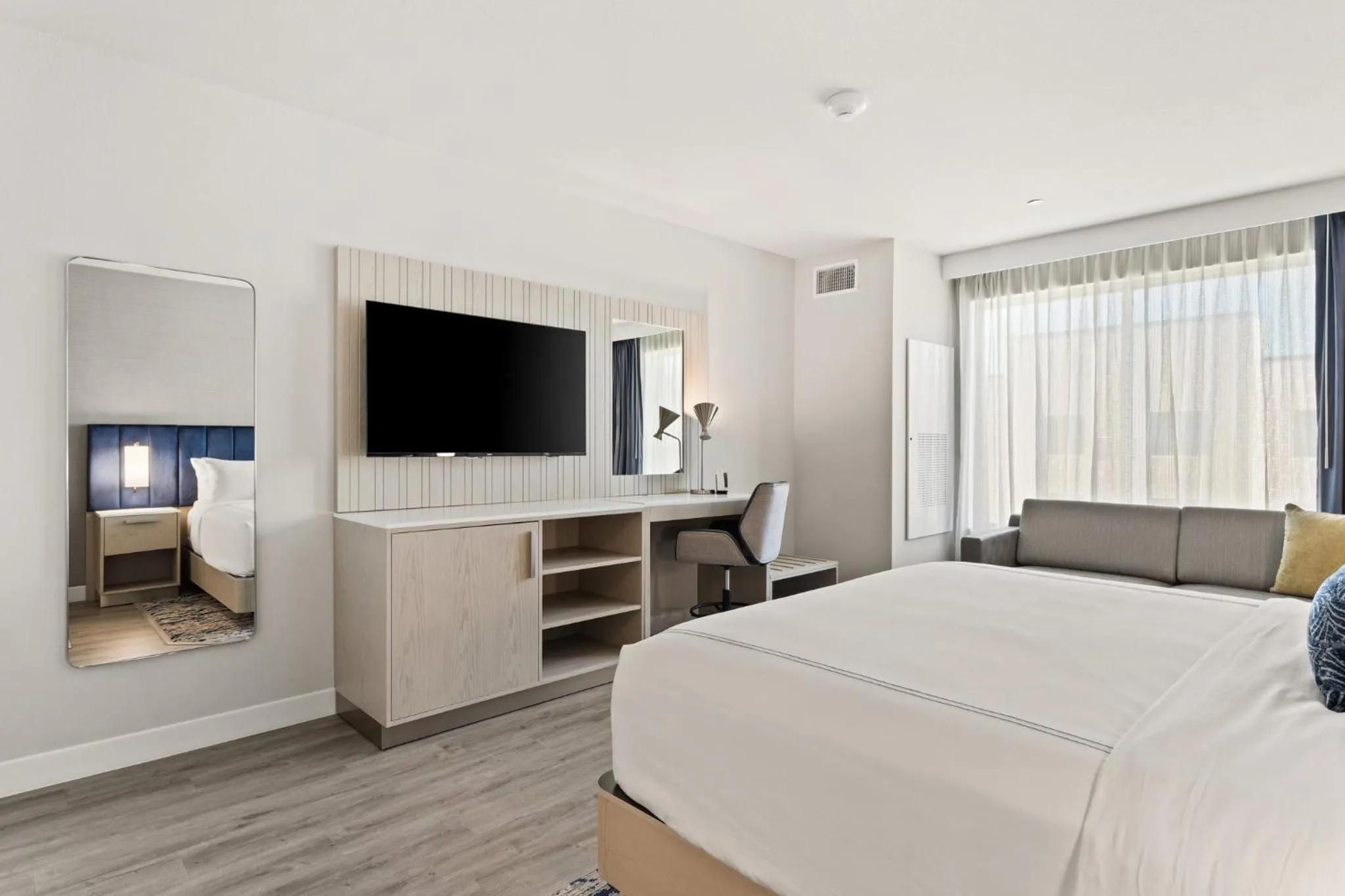 Photo of the whole room, Bed in EVEN Hotel Austin Uptown near the Domain by IHG