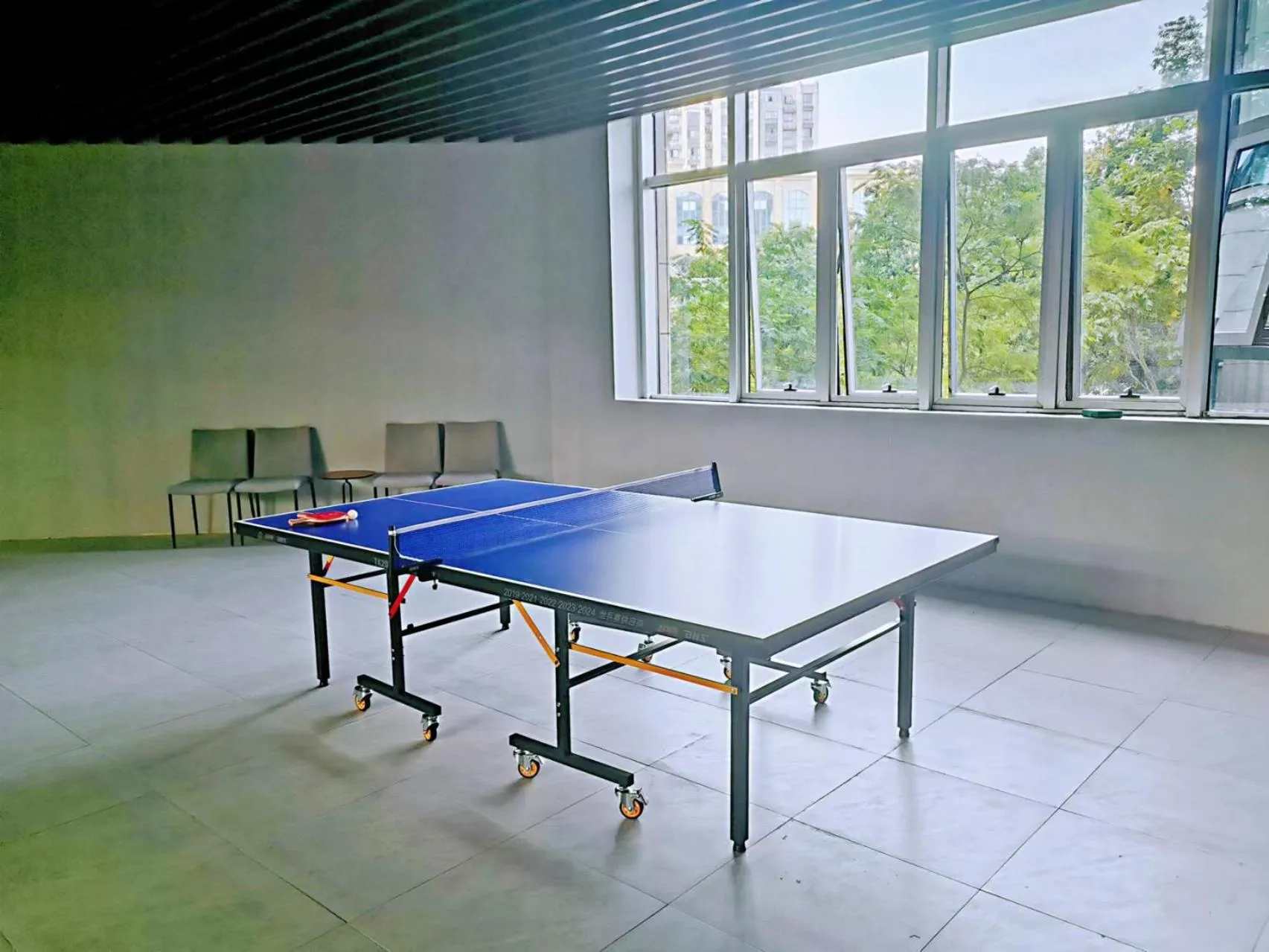 Table tennis in Holiday Inn Tongxiang