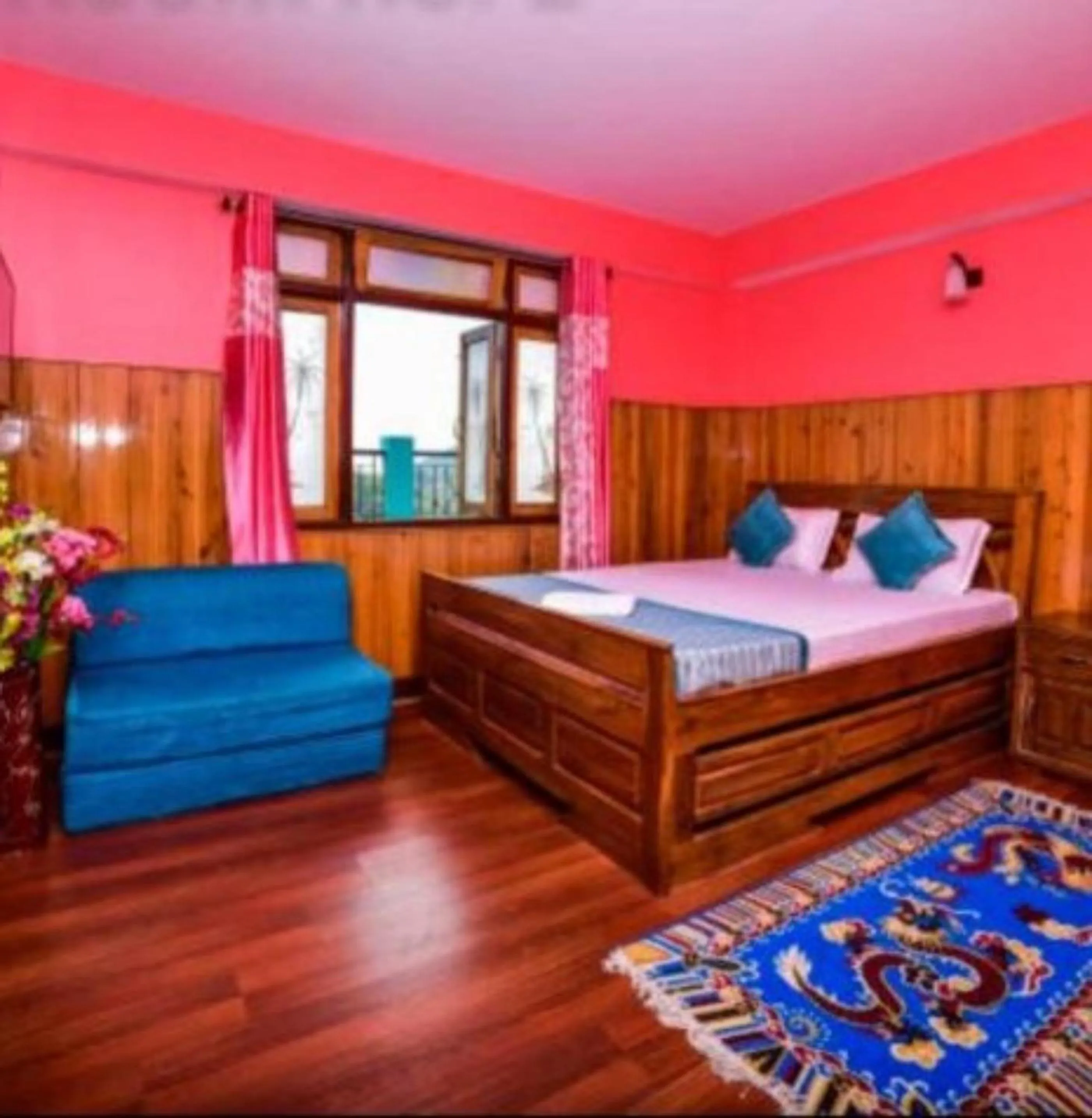 Bed in GRG Tharbaling Homestay Darjeeling
