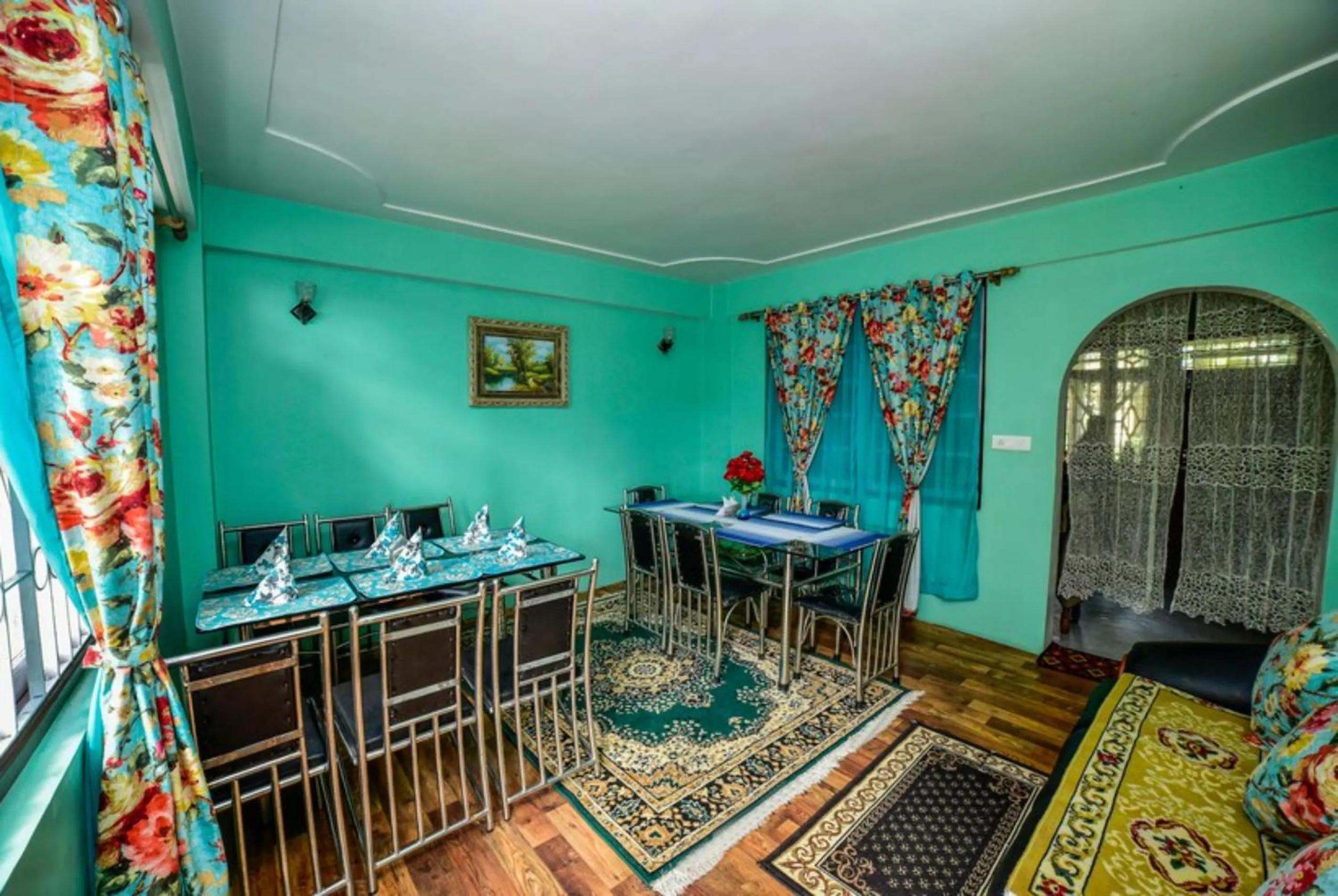 Dining area in GRG Tharbaling Homestay Darjeeling