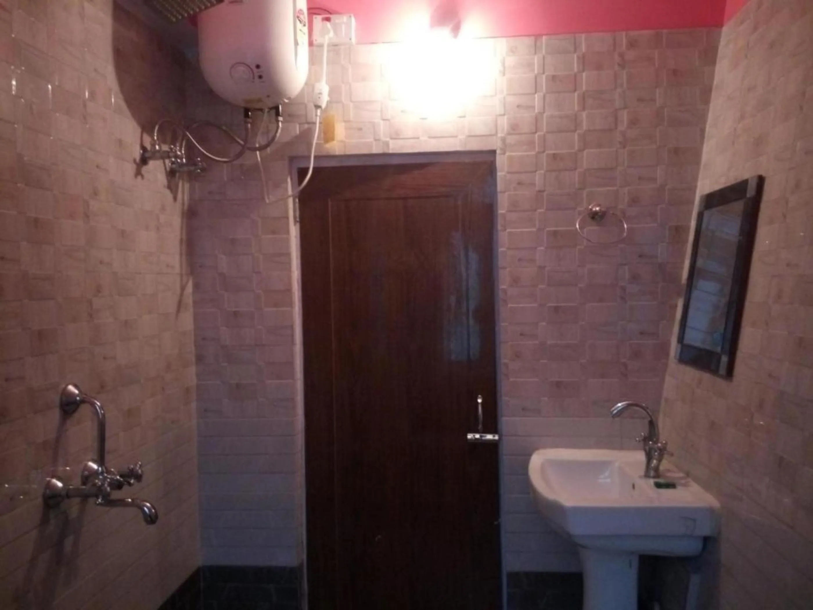 bidet in GRG Tharbaling Homestay Darjeeling
