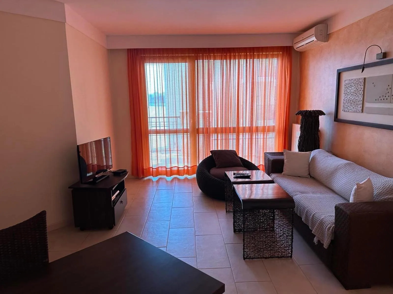 Living room, Bed in Oazis VIP Club