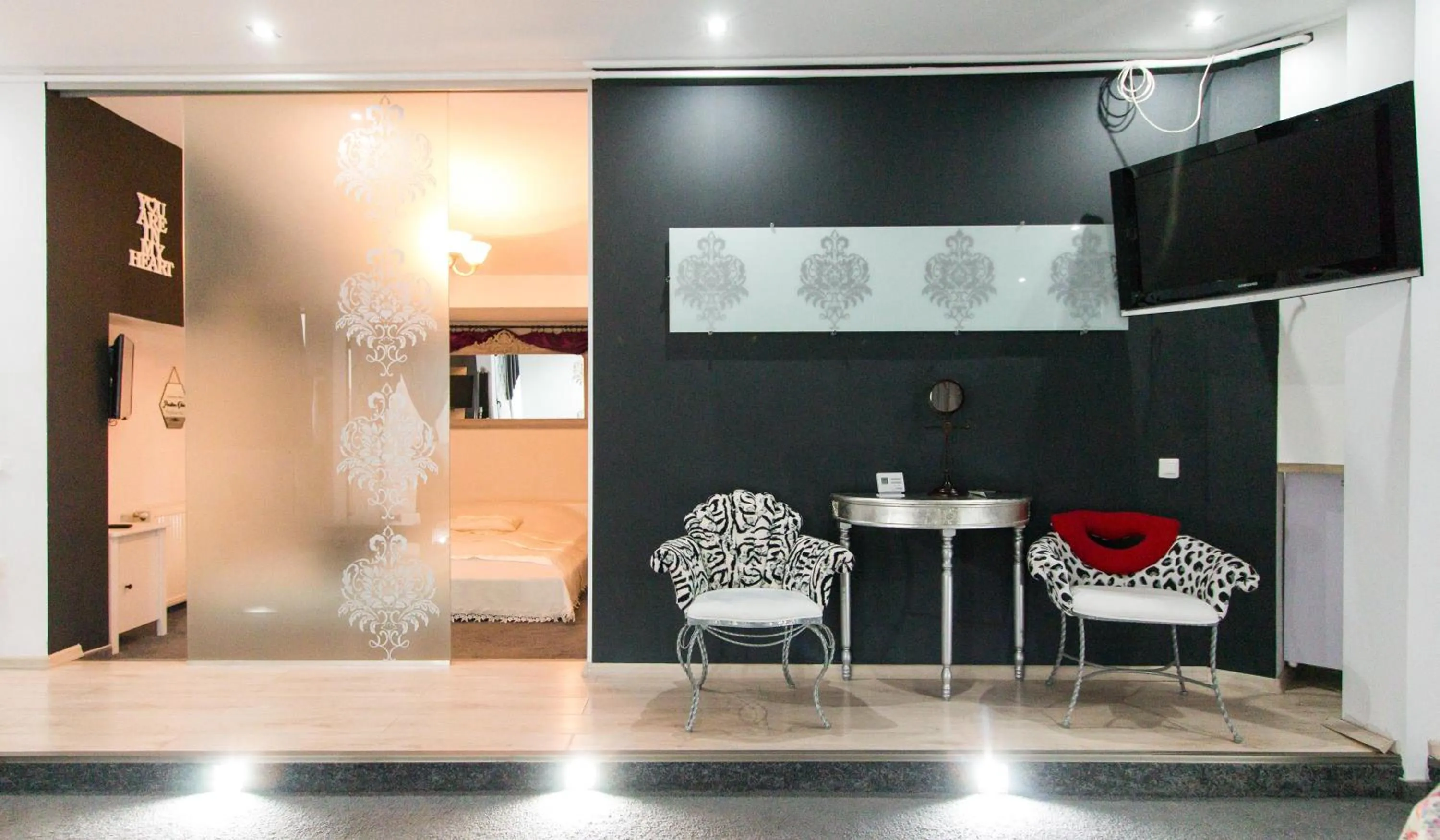 Photo of the whole room in Hotel Jolie Apartments