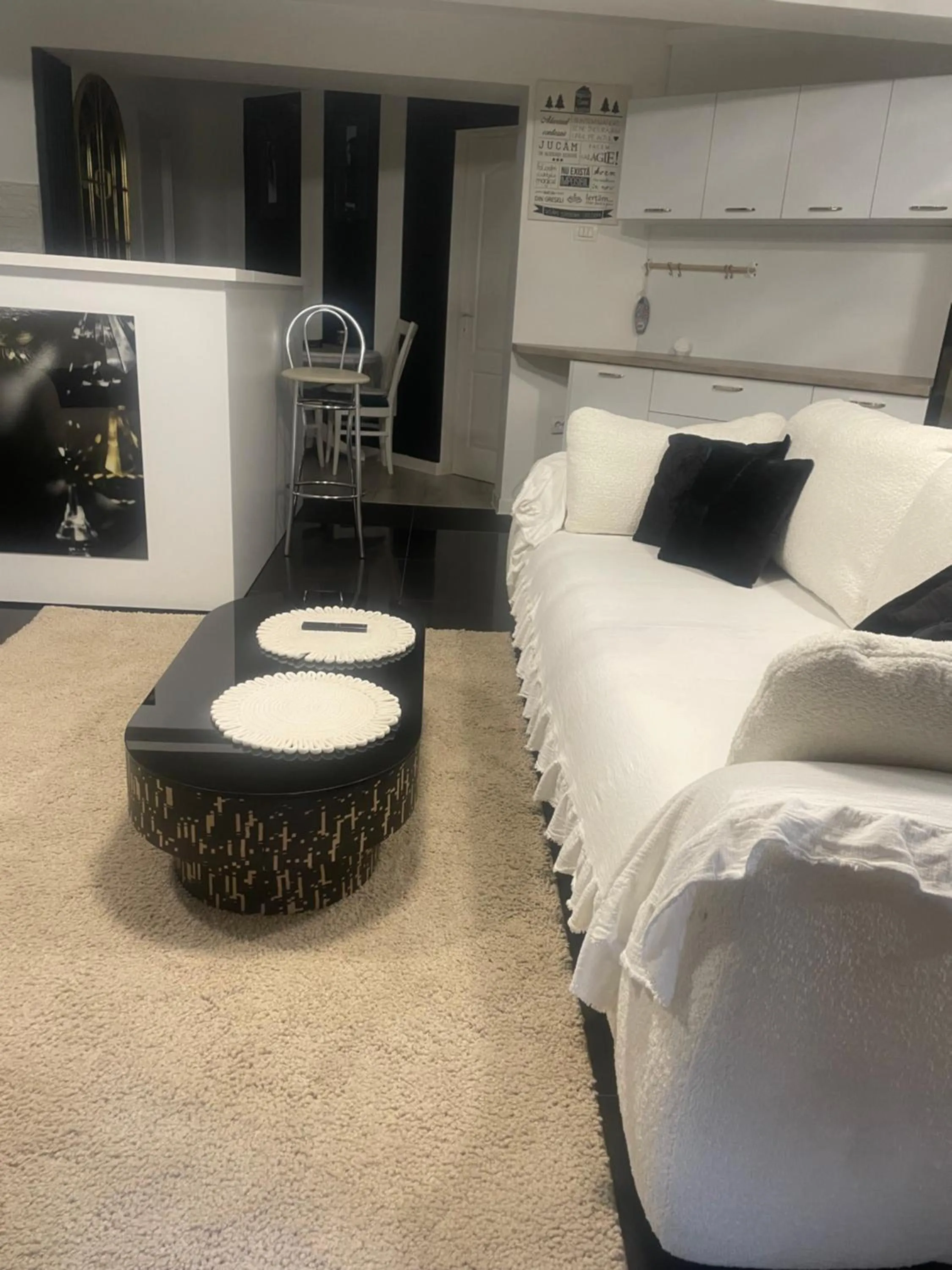 Living room, Bed in Hotel Jolie Apartments