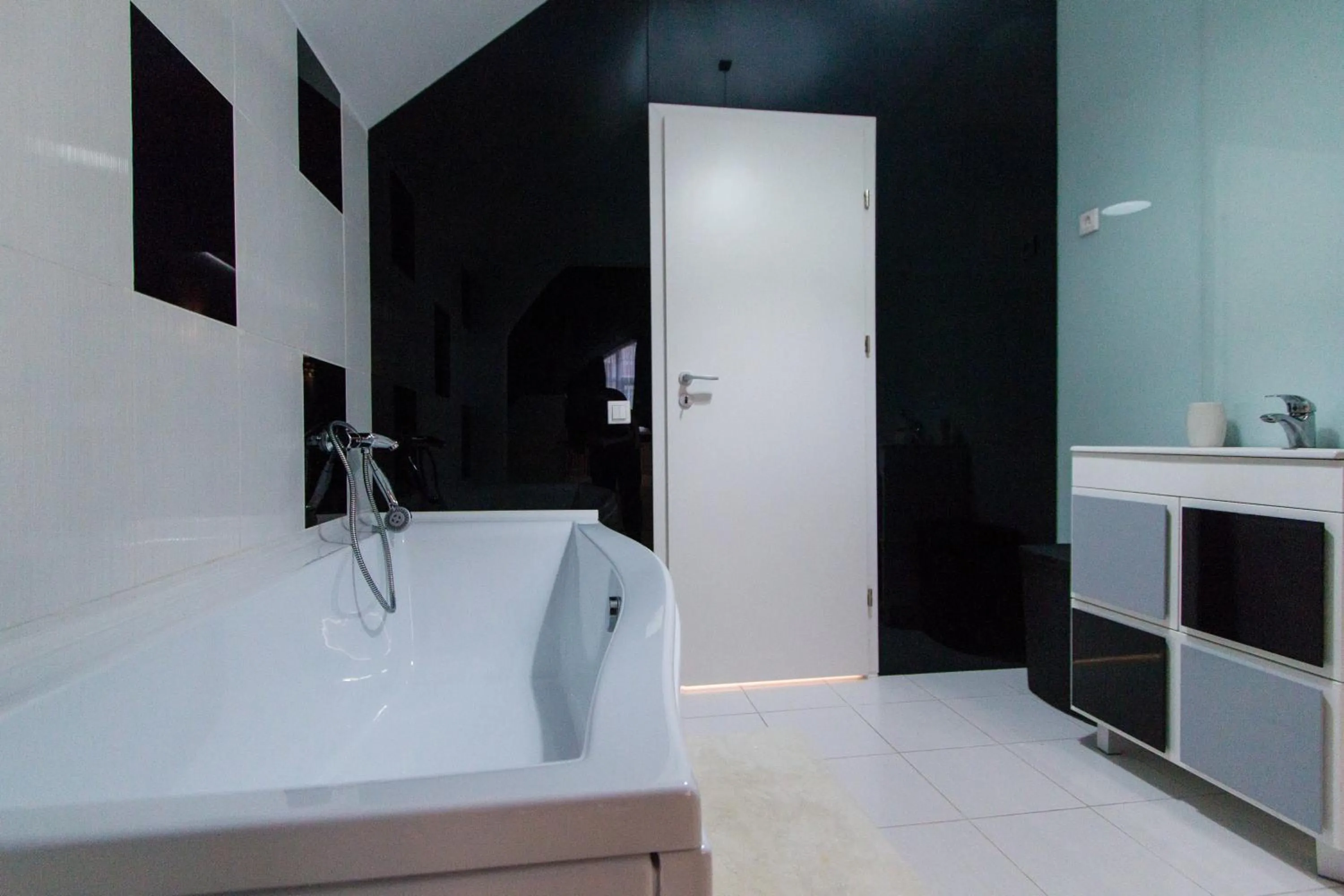 Bathroom, Bed in Hotel Jolie Apartments