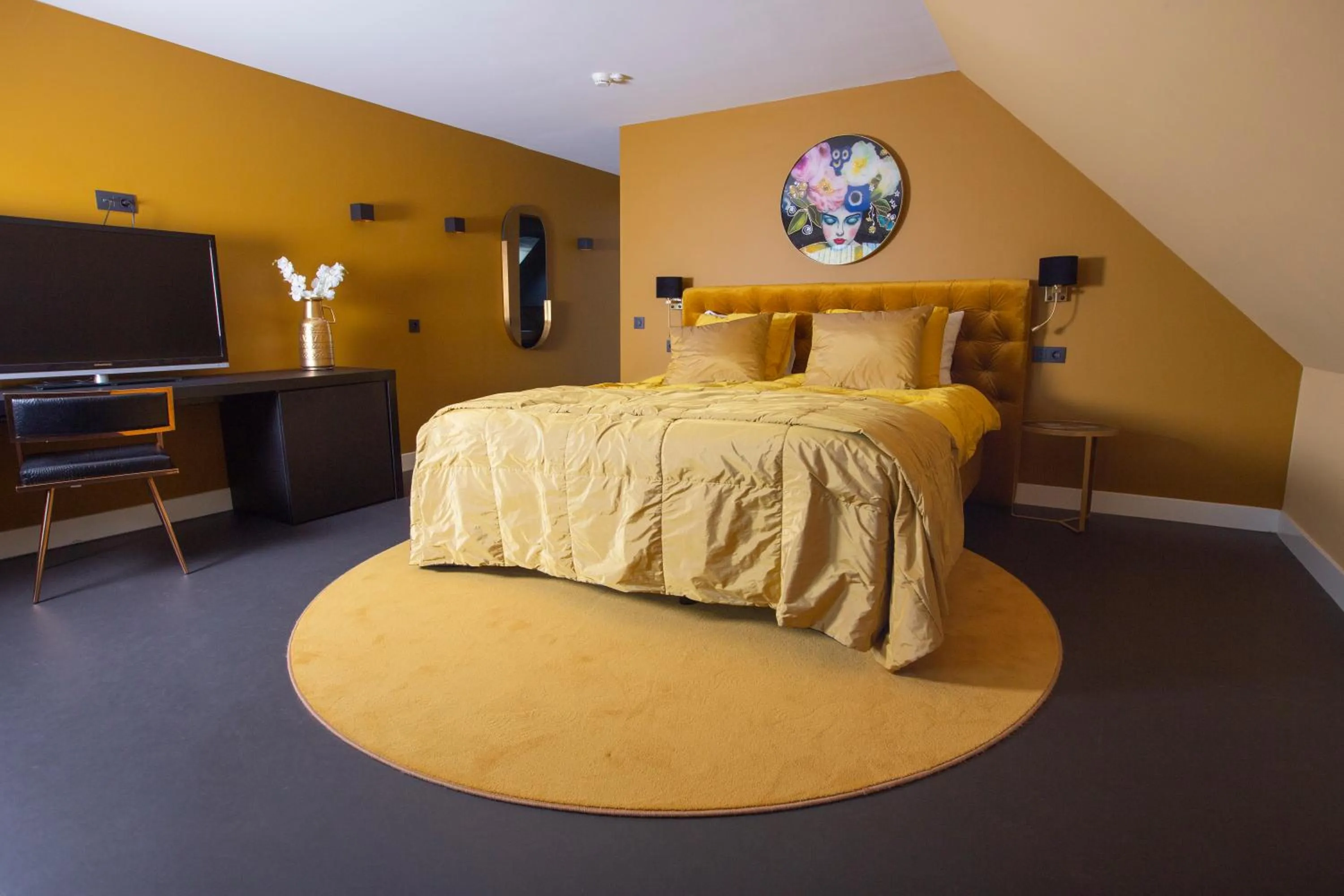 Bedroom, Bed in Landhuishotel De Bloemenbeek