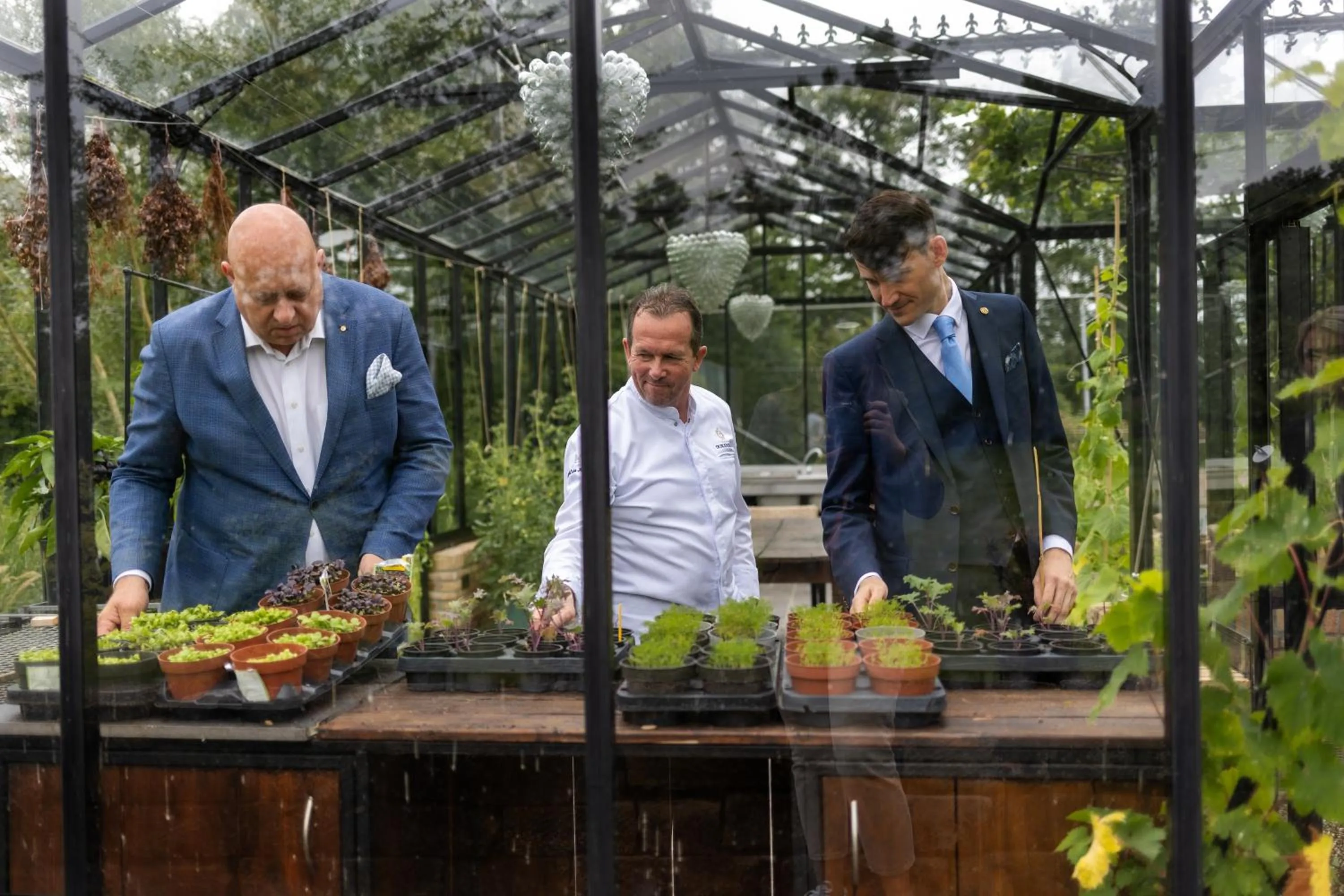 People in Landhuishotel De Bloemenbeek