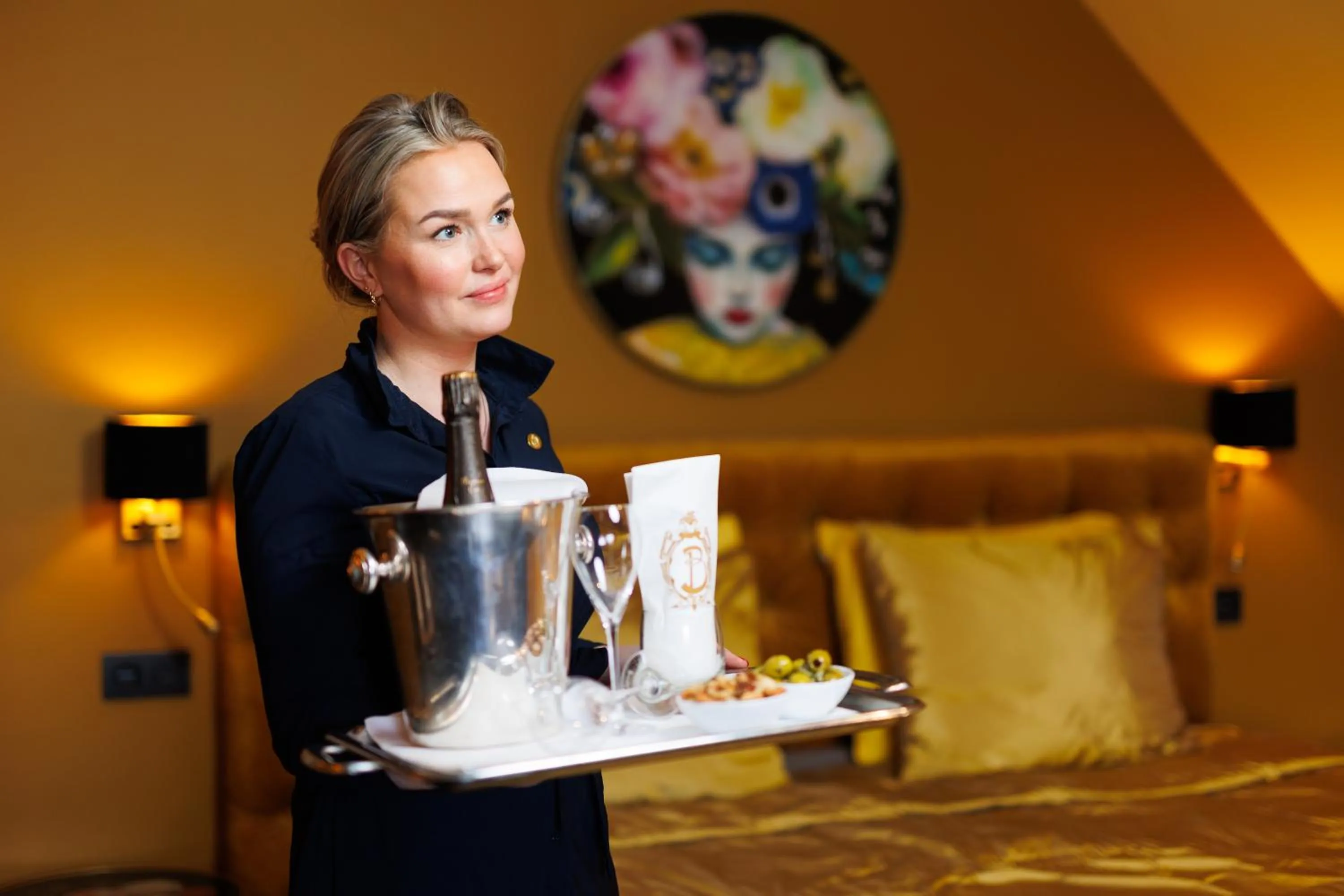 People, Bed in Landhuishotel De Bloemenbeek