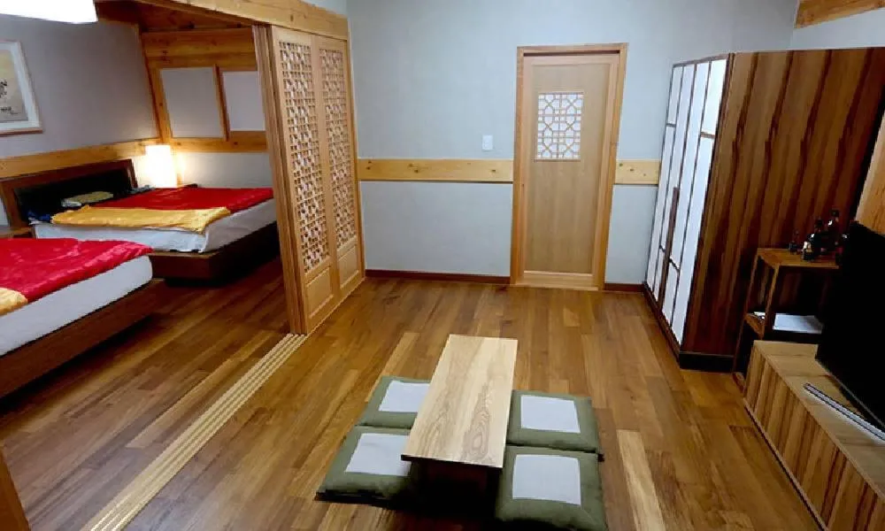 Bed in Hwangnamguan Hanok Village