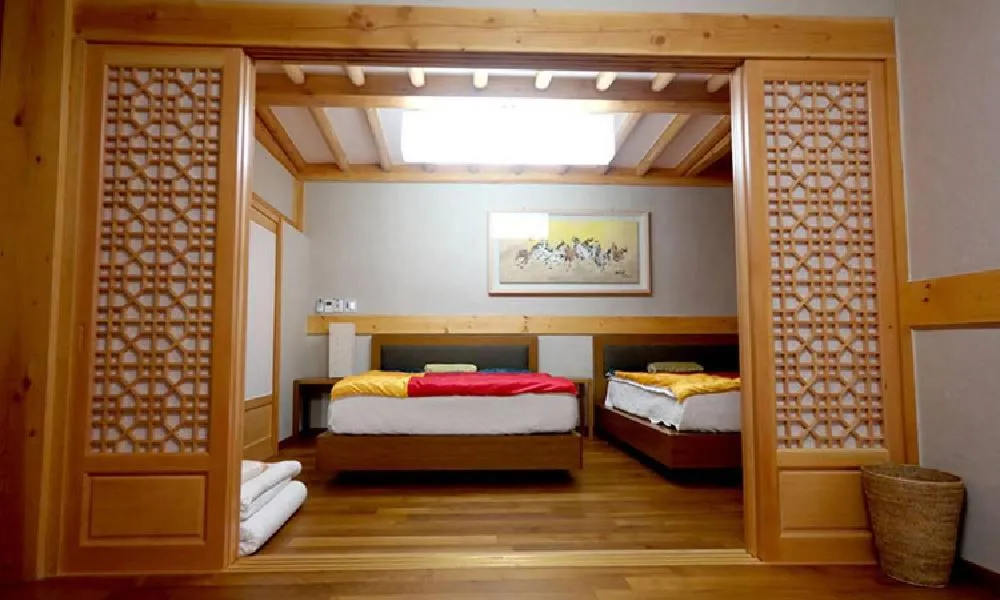 Bed in Hwangnamguan Hanok Village