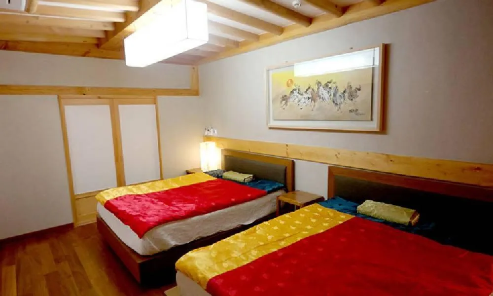 Bed in Hwangnamguan Hanok Village