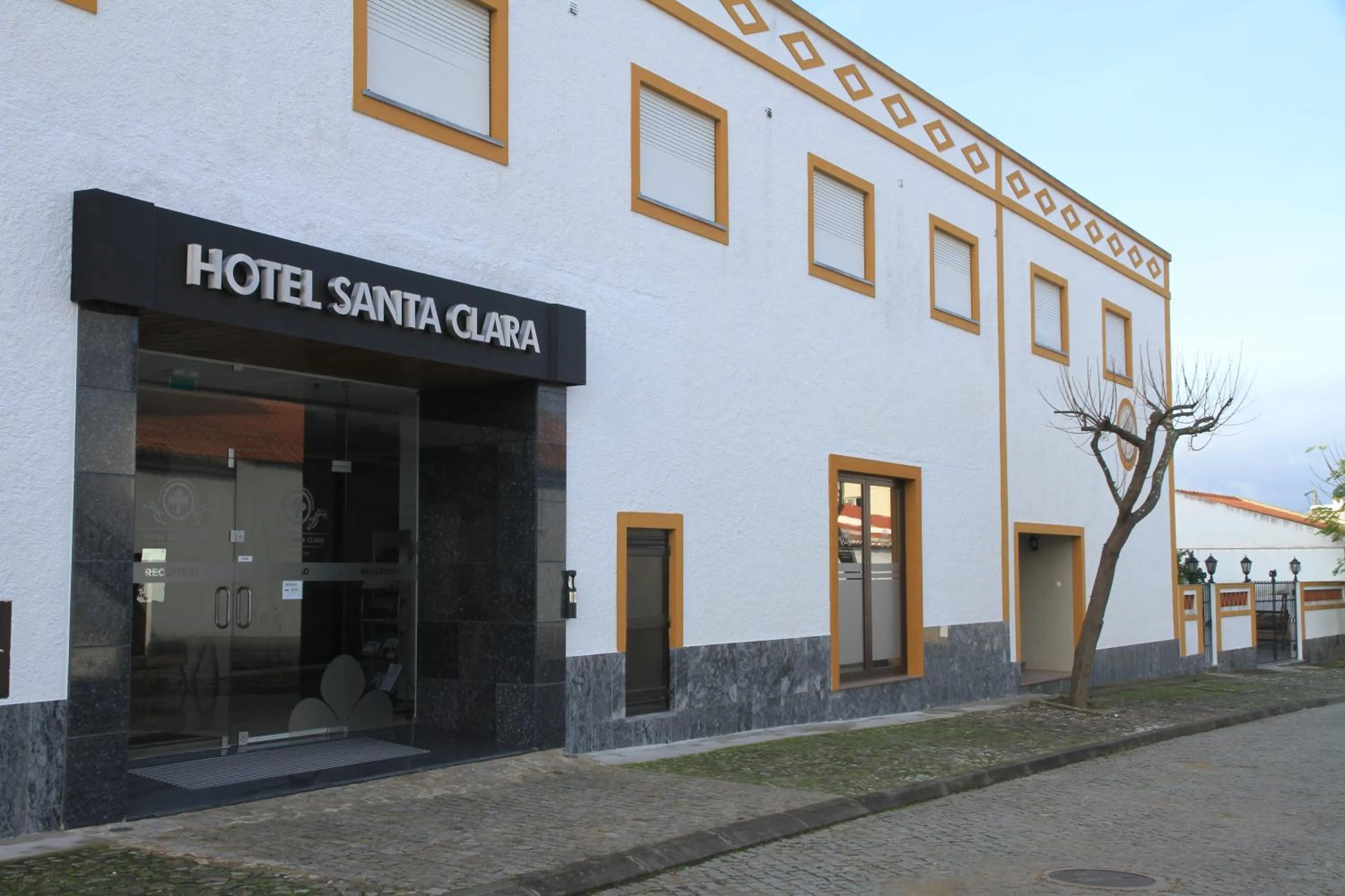 Property building in Hotel Santa Clara