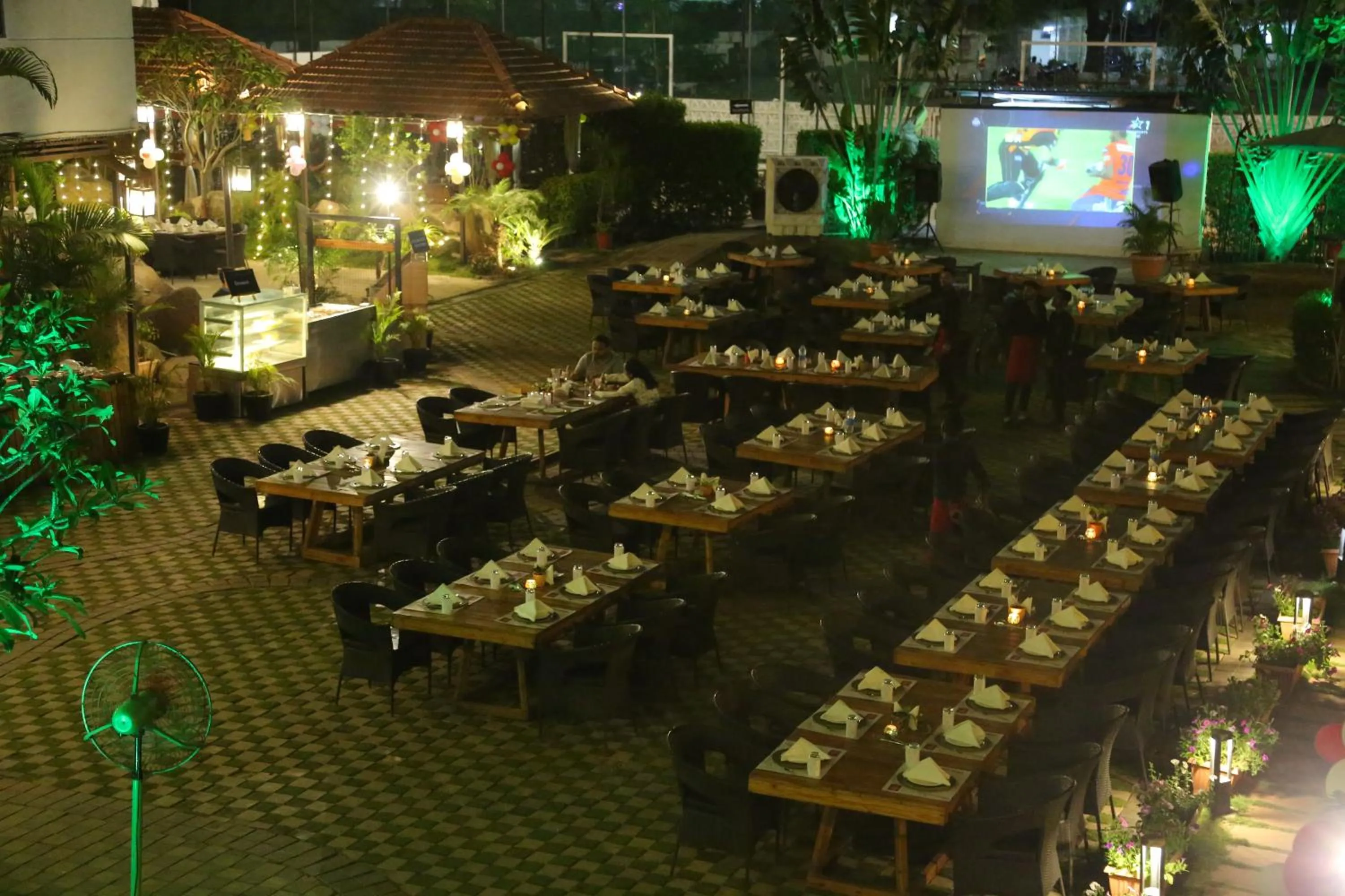 Restaurant/places to eat in Monk's Nirvanaa Hotel & Resort