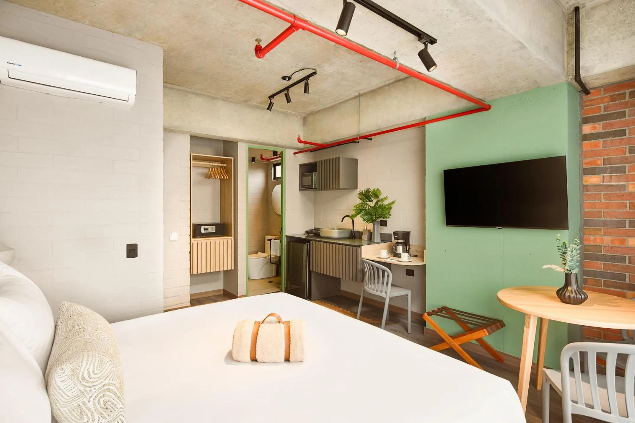 TV and multimedia, Bed in Urbit Social Lofts