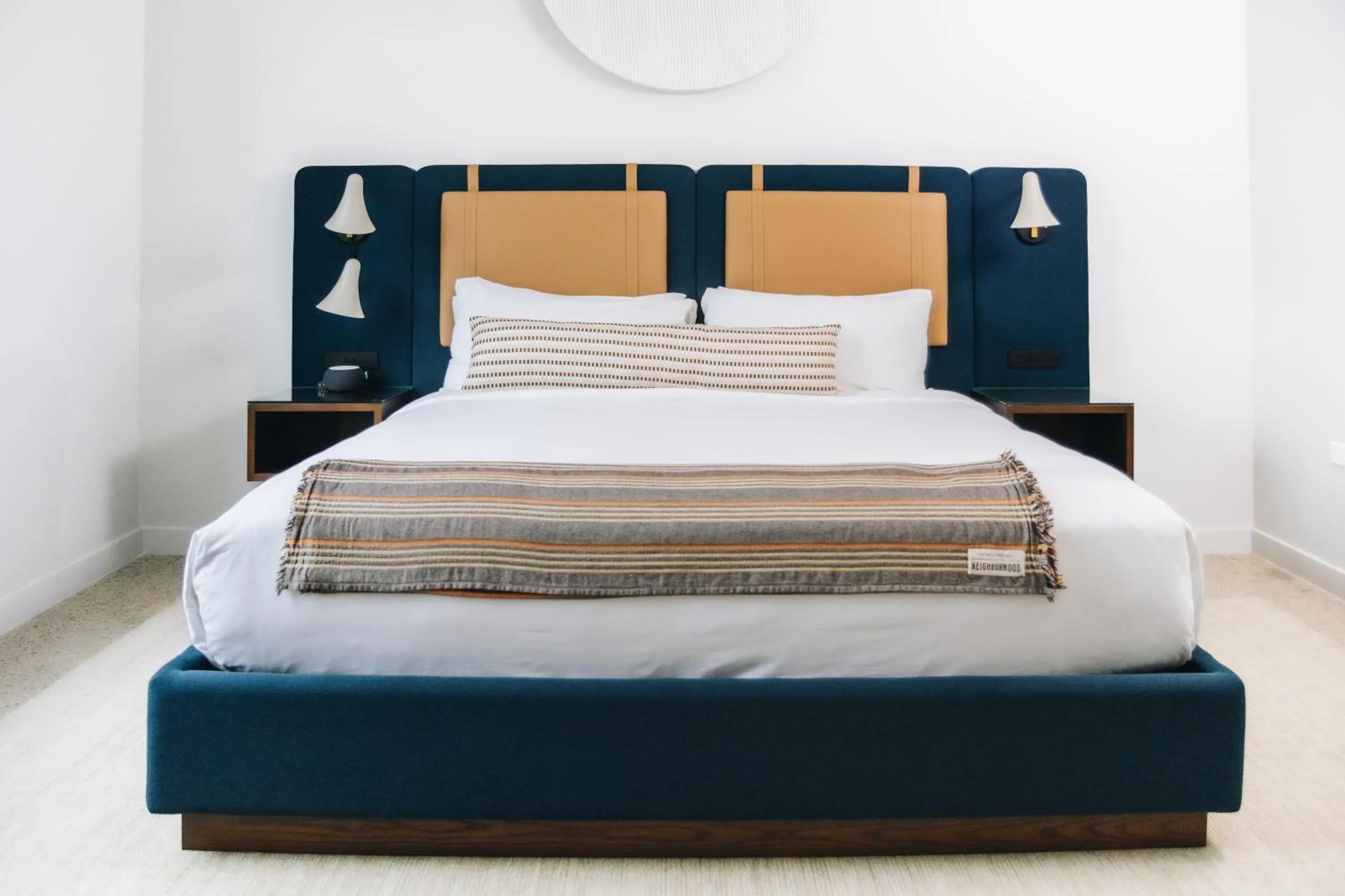 Bed in The Neighborhood Hotel Little Italy