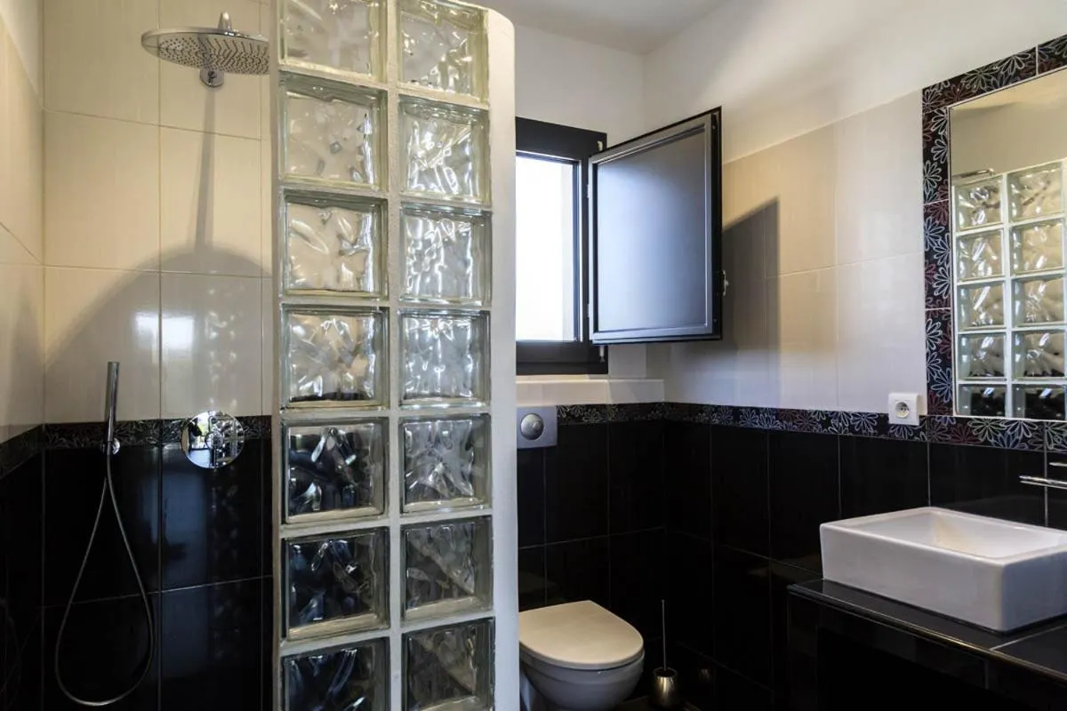 Bathroom in l'Albitru