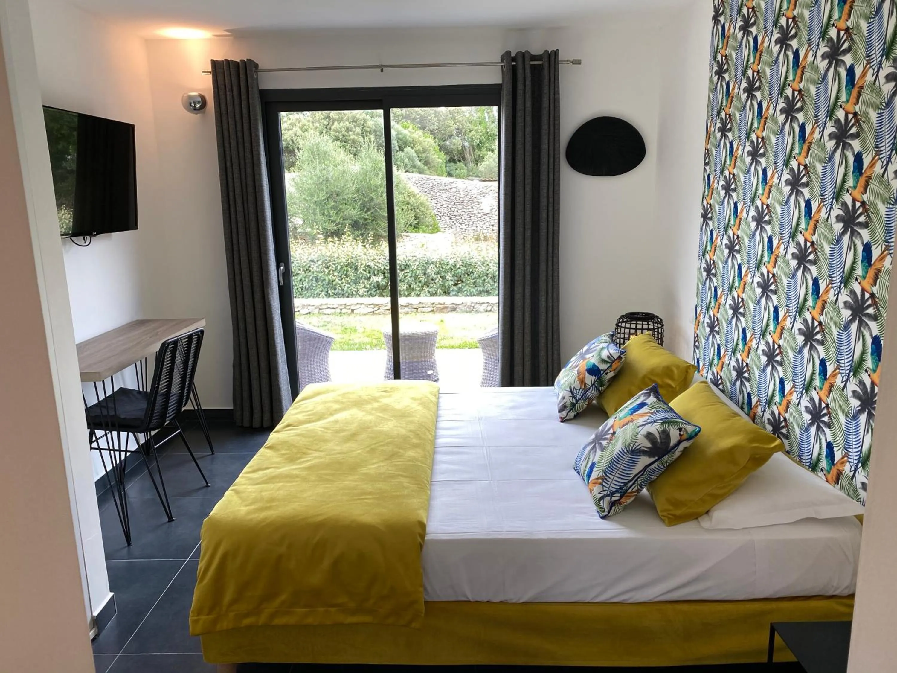 Other, Bed in l'Albitru