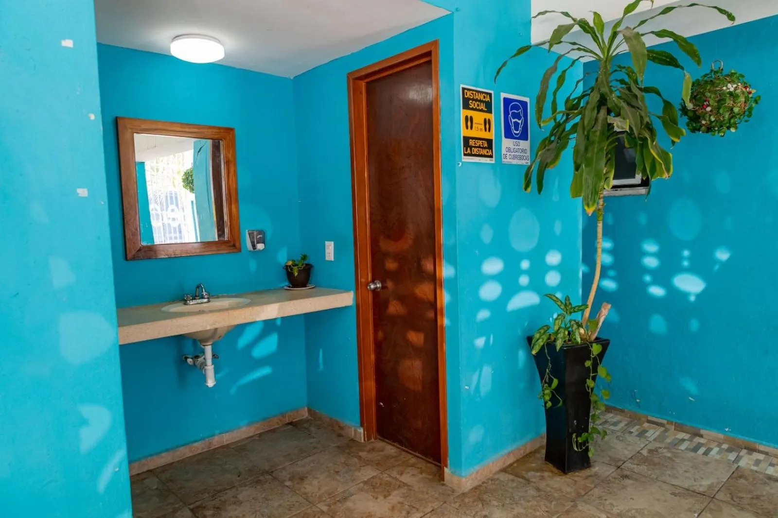 Public Bath in Hotel Las Palmas en Laurel