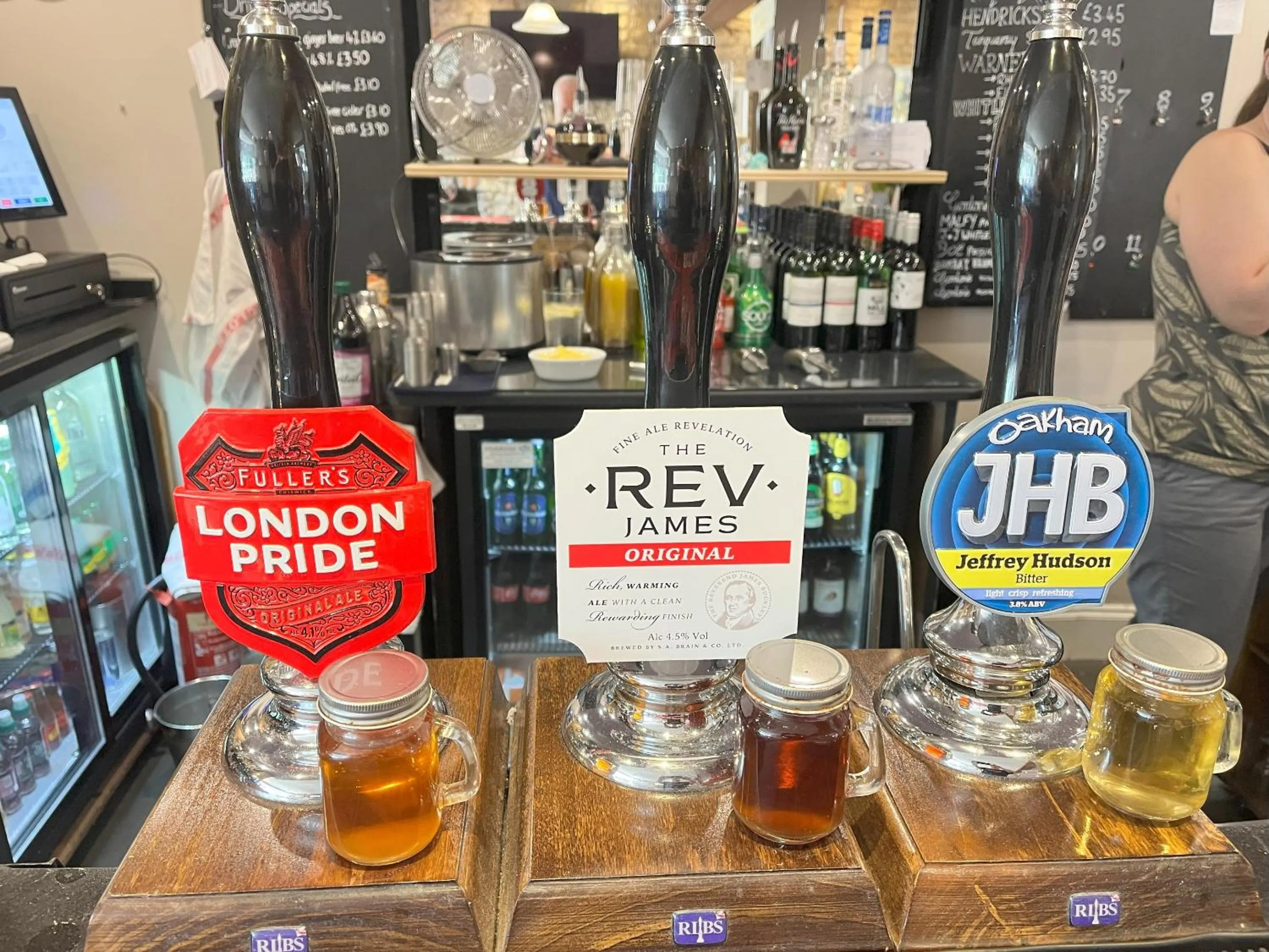 Food and drinks in Crown & Anchor