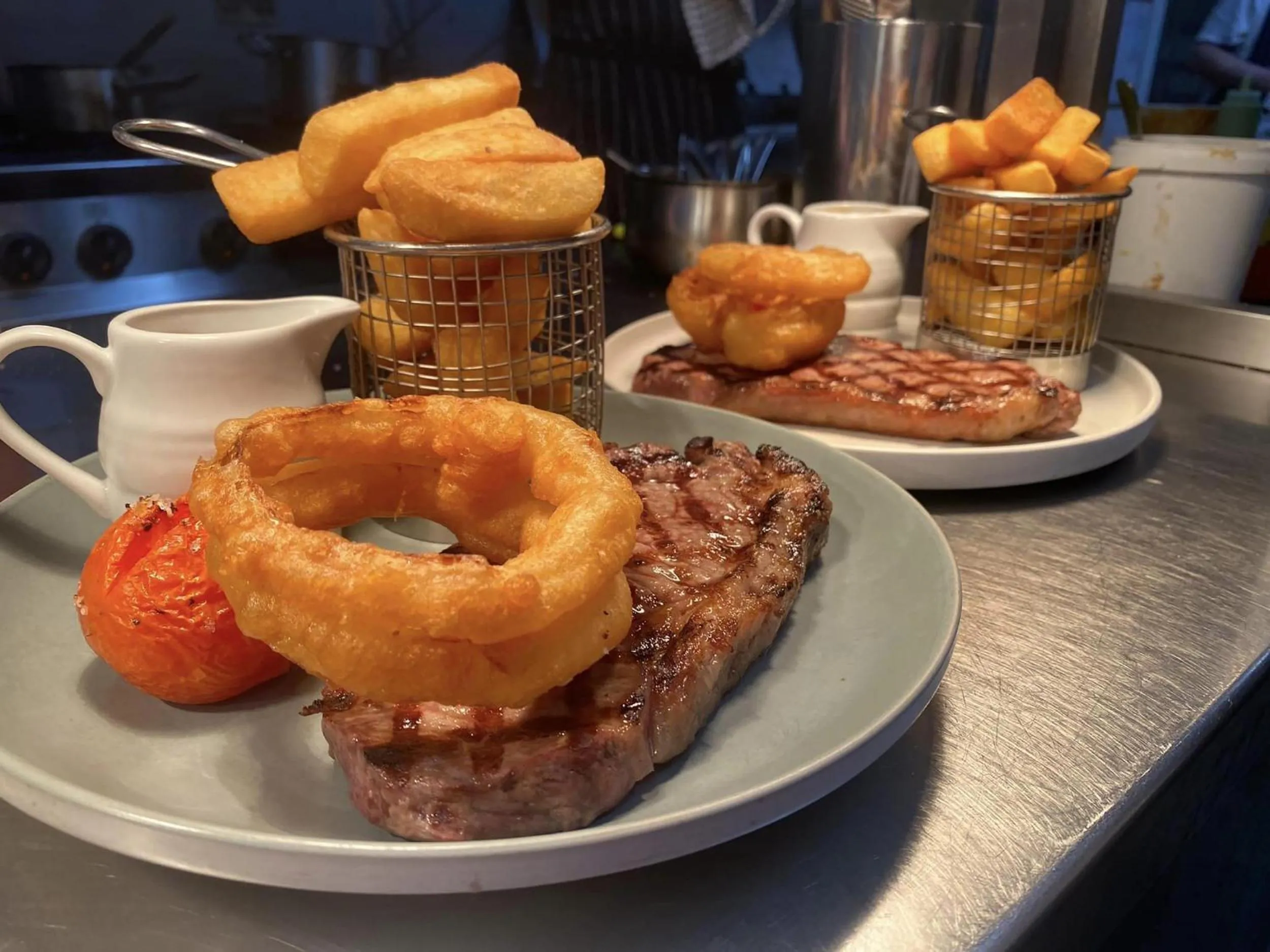 Food and drinks in Crown & Anchor