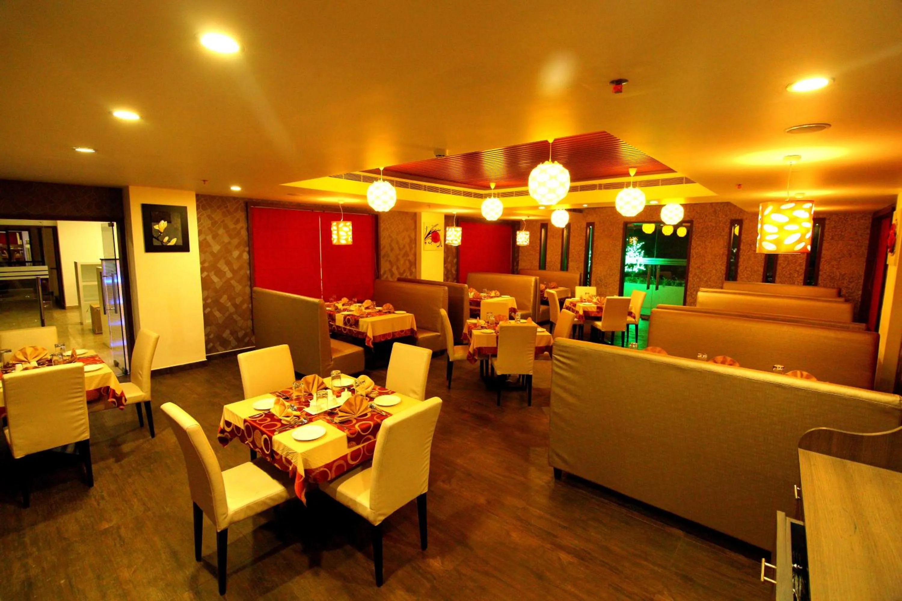 Restaurant/places to eat in Paravoor Galaxy Hotel