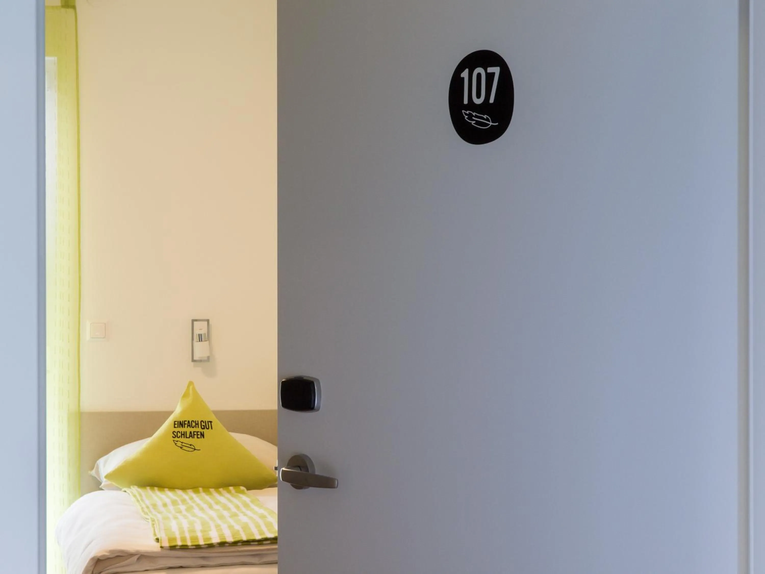 Photo of the whole room, Bed in Smart Motel