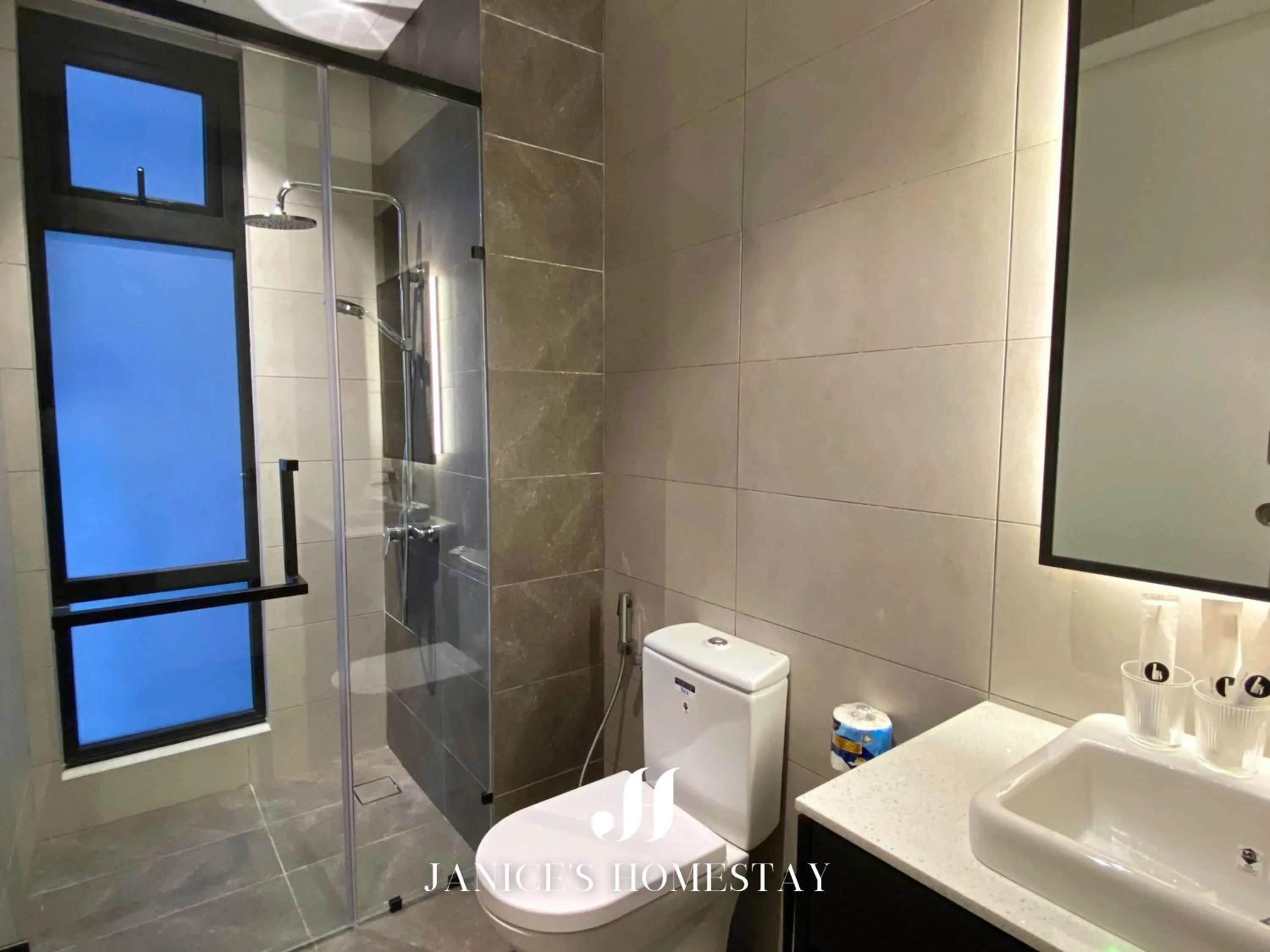 Shower in Axon Residences Bukit Bintang by Janice's Homestay